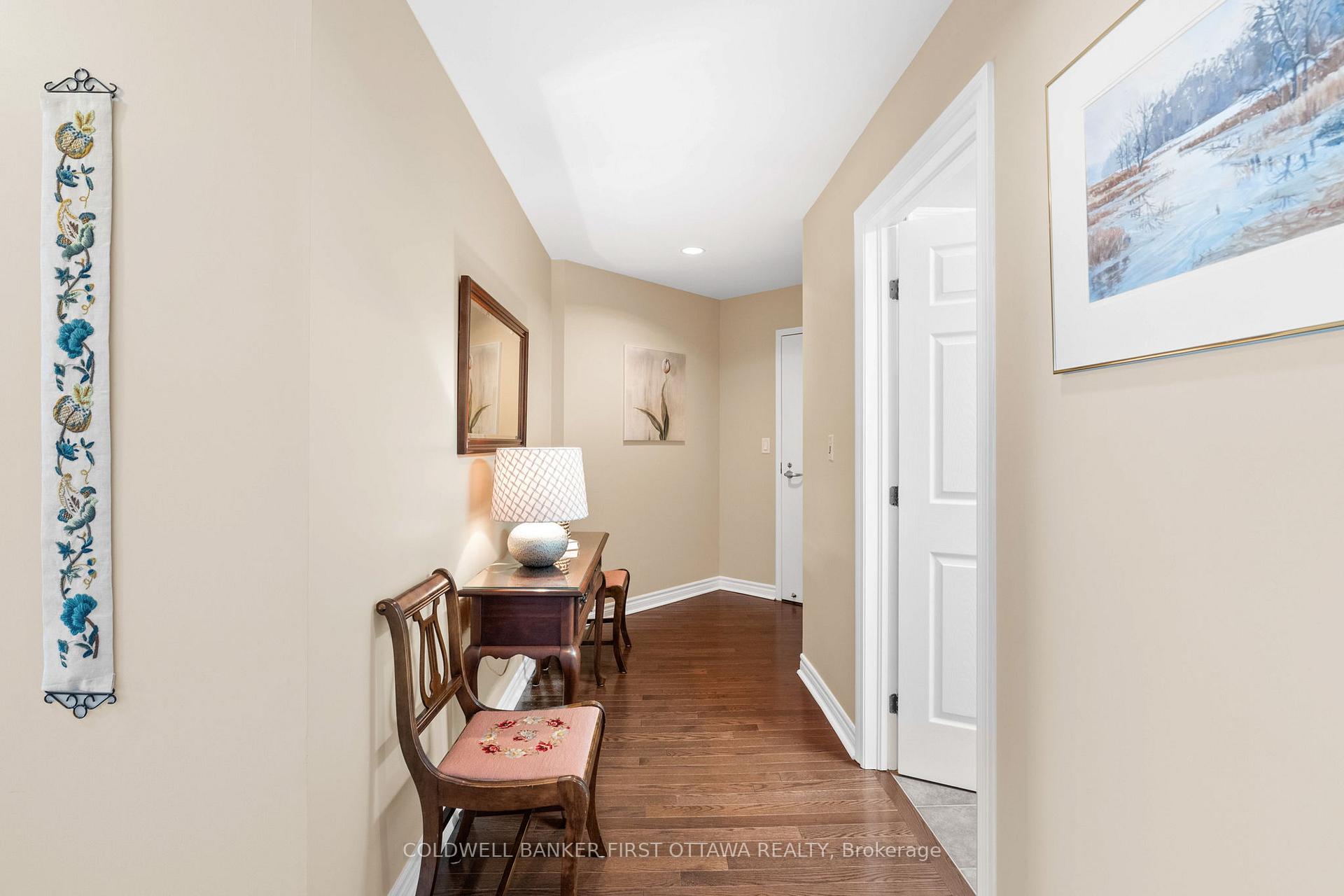 Photo 11 of Unit 907, 136 Darlington Private, Ottawa, Hunt Club/Western Community — HOMEH