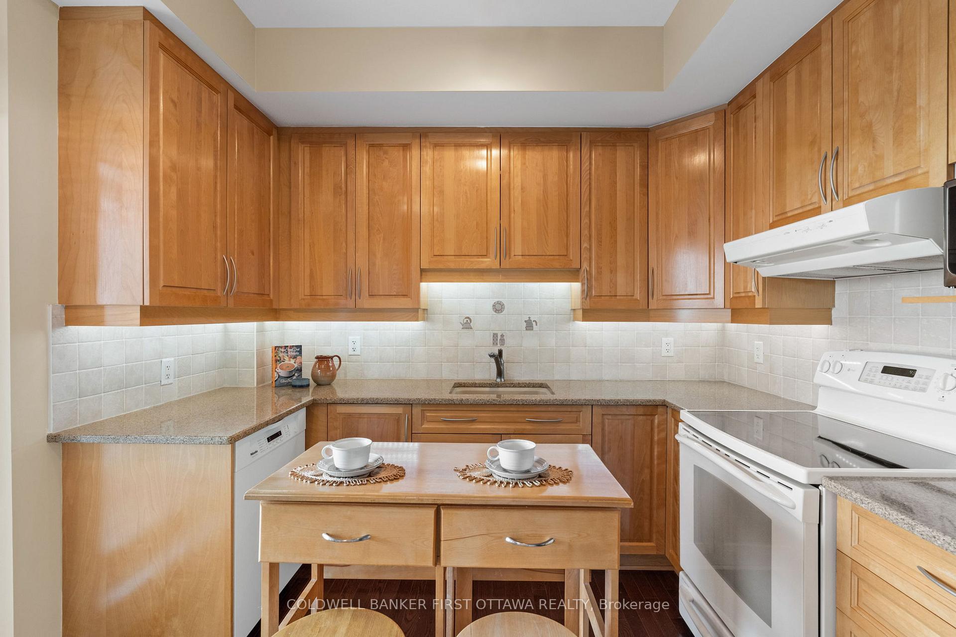 Photo 20 of Unit 907, 136 Darlington Private, Ottawa, Hunt Club/Western Community — HOMEH
