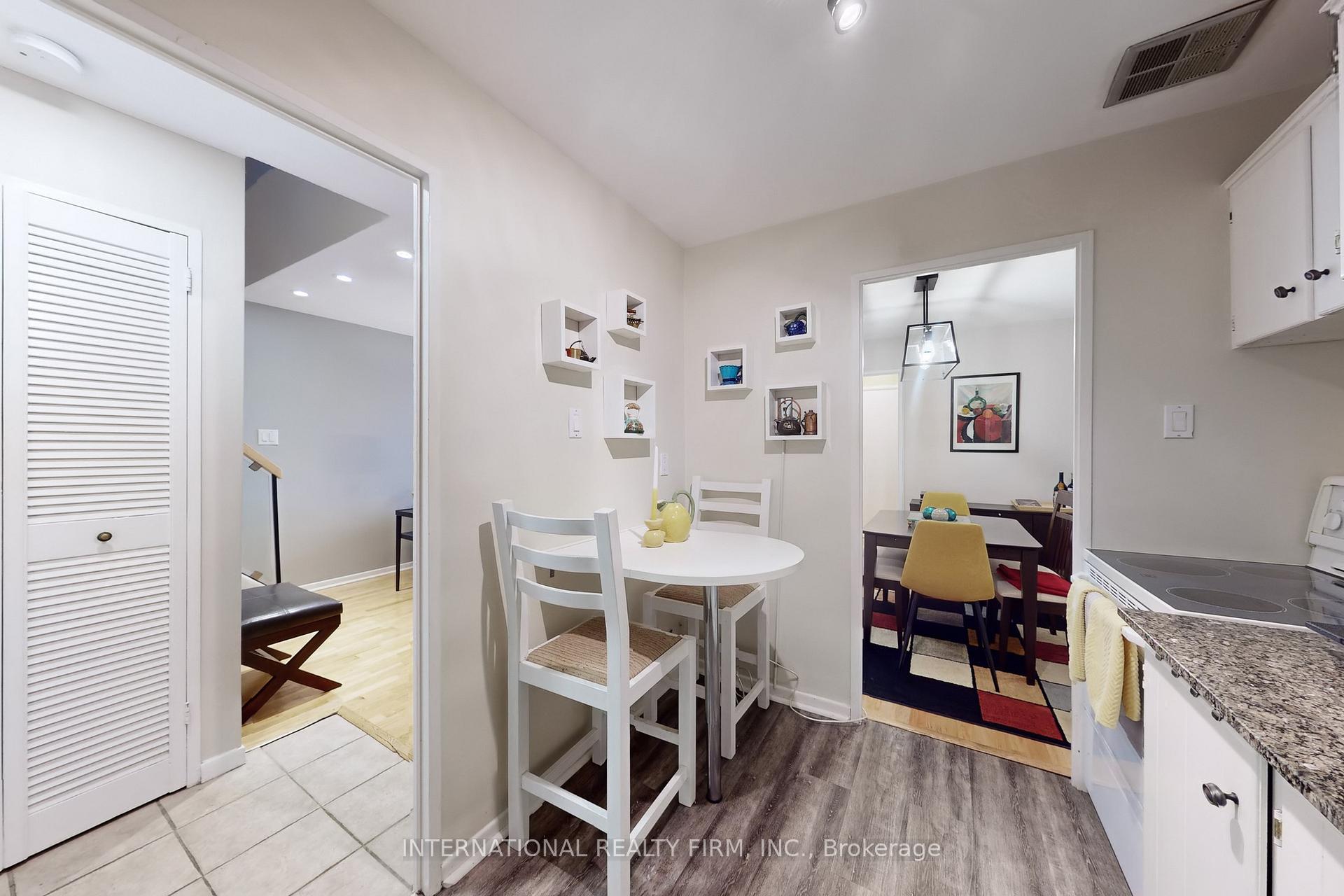Photo 11 of Unit 311, 16A Elgin Street, Markham, Thornhill — HOMEH