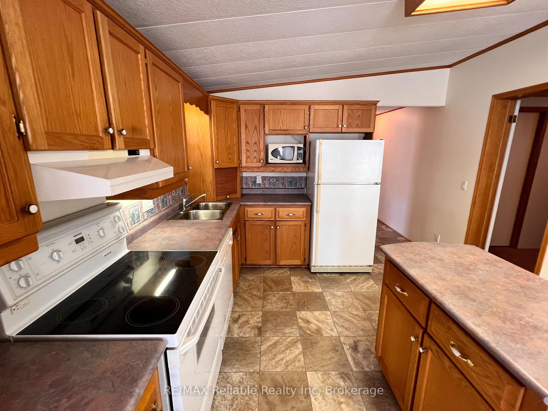 Photo 12 of 49 Cherokee Lane, Ashfield-Colborne-Wawanosh, Colborne — HOMEH