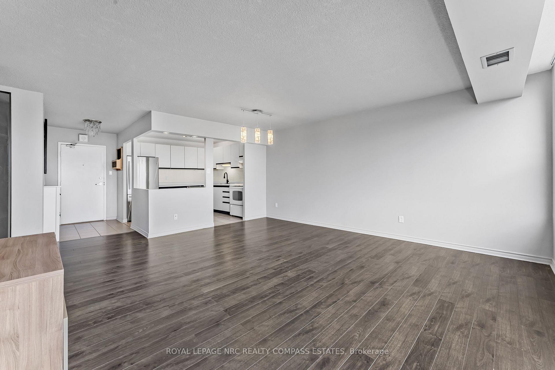 Photo 11 of Unit 807, 7 Gale Crescent, St. Catharines, E. Chester — HOMEH