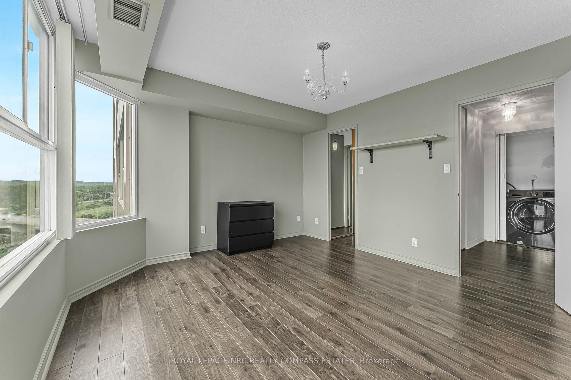 Photo 16 of Unit 807, 7 Gale Crescent, St. Catharines, E. Chester — HOMEH