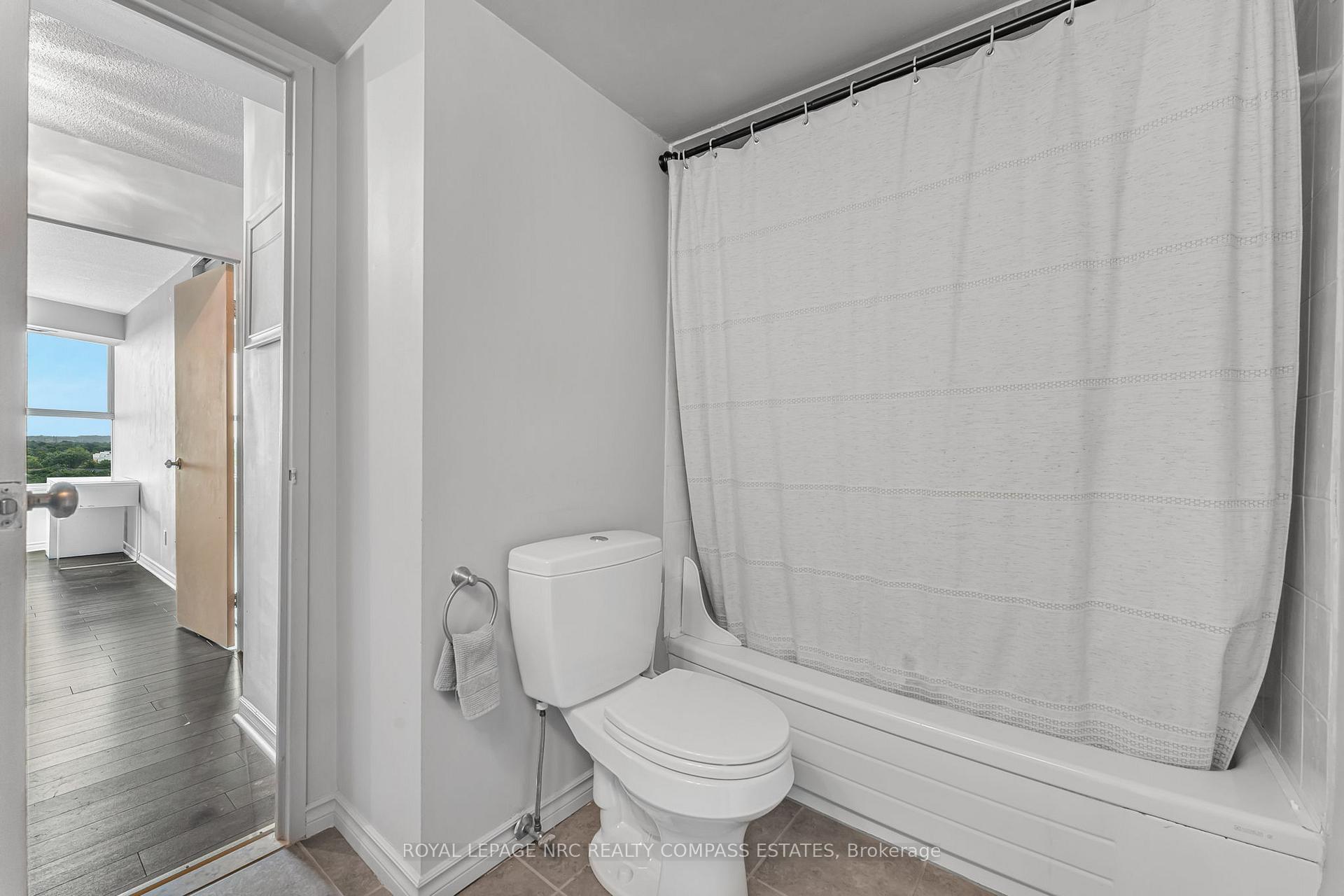 Photo 22 of Unit 807, 7 Gale Crescent, St. Catharines, E. Chester — HOMEH