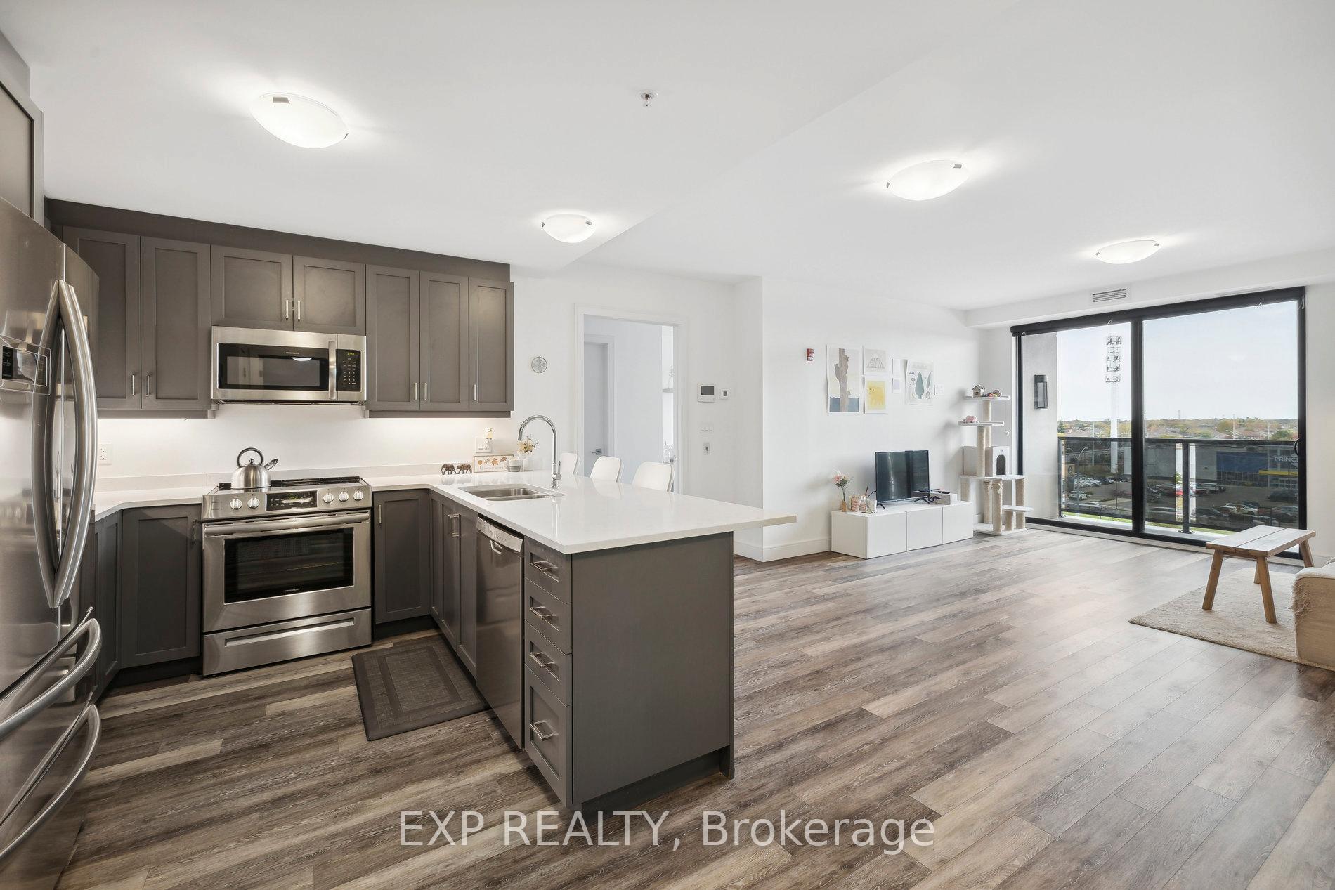 Photo 5 of 300G Fourth Avenue, St. Catharines, Ridley — HOMEH