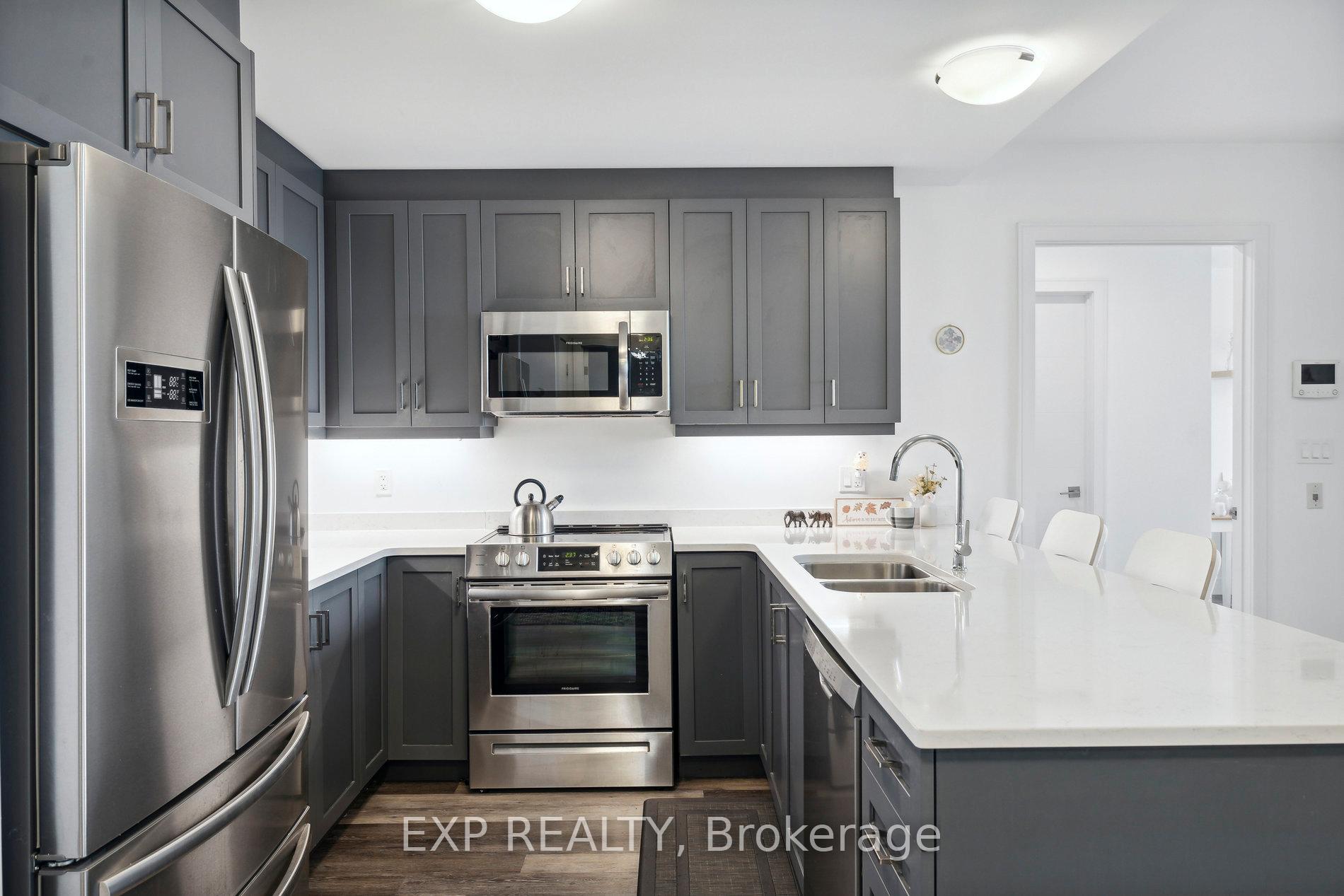 Photo 6 of 300G Fourth Avenue, St. Catharines, Ridley — HOMEH