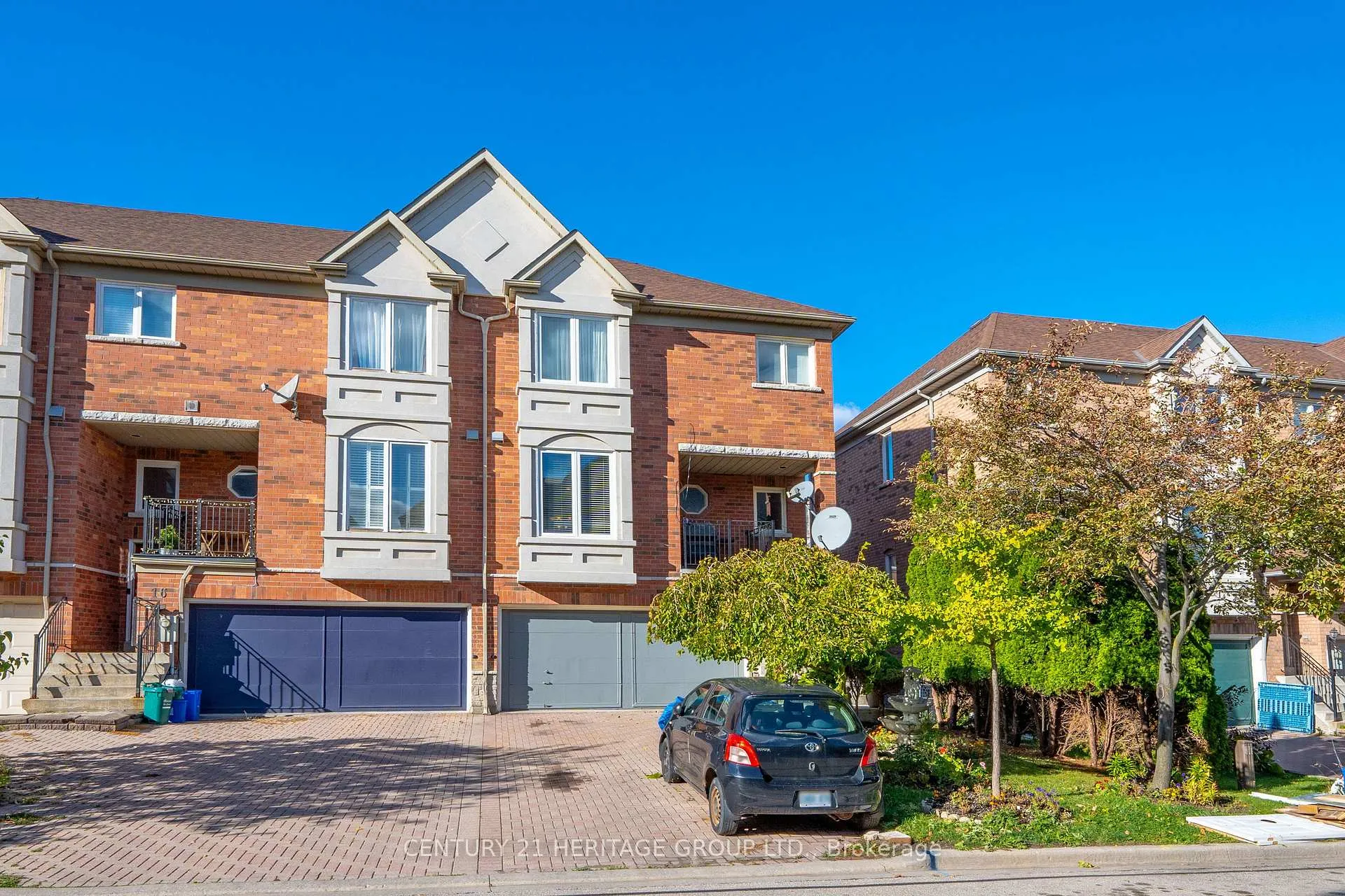 Photo 3 of 18 Orchid Road, Markham, Commerce Valley — HOMEH