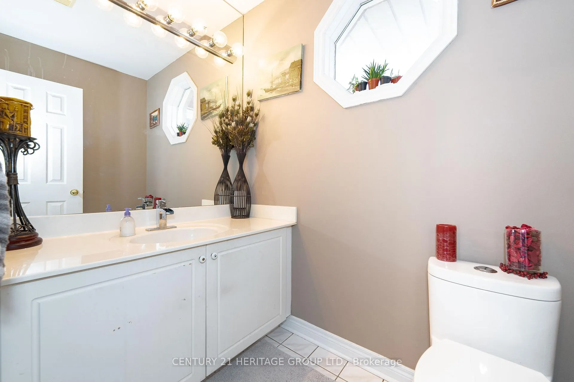 Photo 14 of 18 Orchid Road, Markham, Commerce Valley — HOMEH