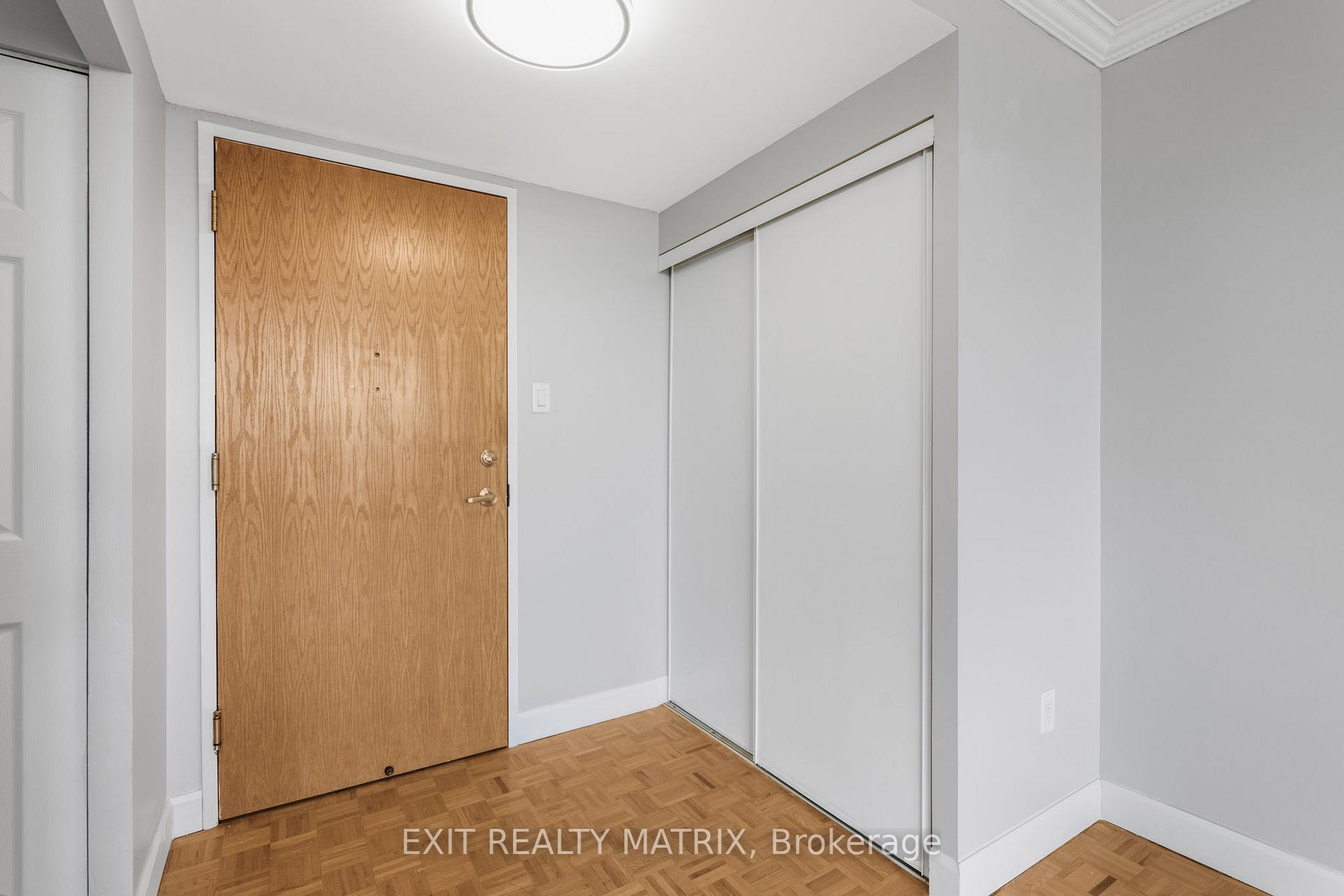 Photo 4 of Unit 705, 2759 Carousel Crescent, Ottawa, Emerald Woods/Sawmill Creek — HOMEH