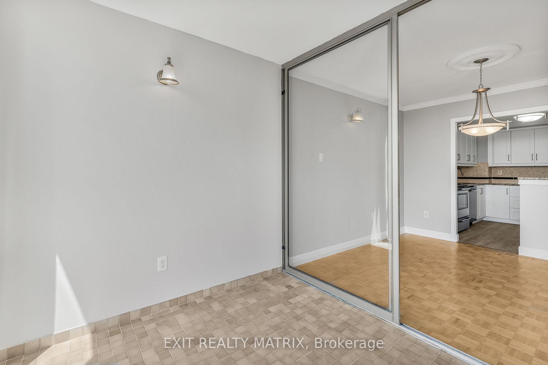 Photo 15 of Unit 705, 2759 Carousel Crescent, Ottawa, Emerald Woods/Sawmill Creek — HOMEH