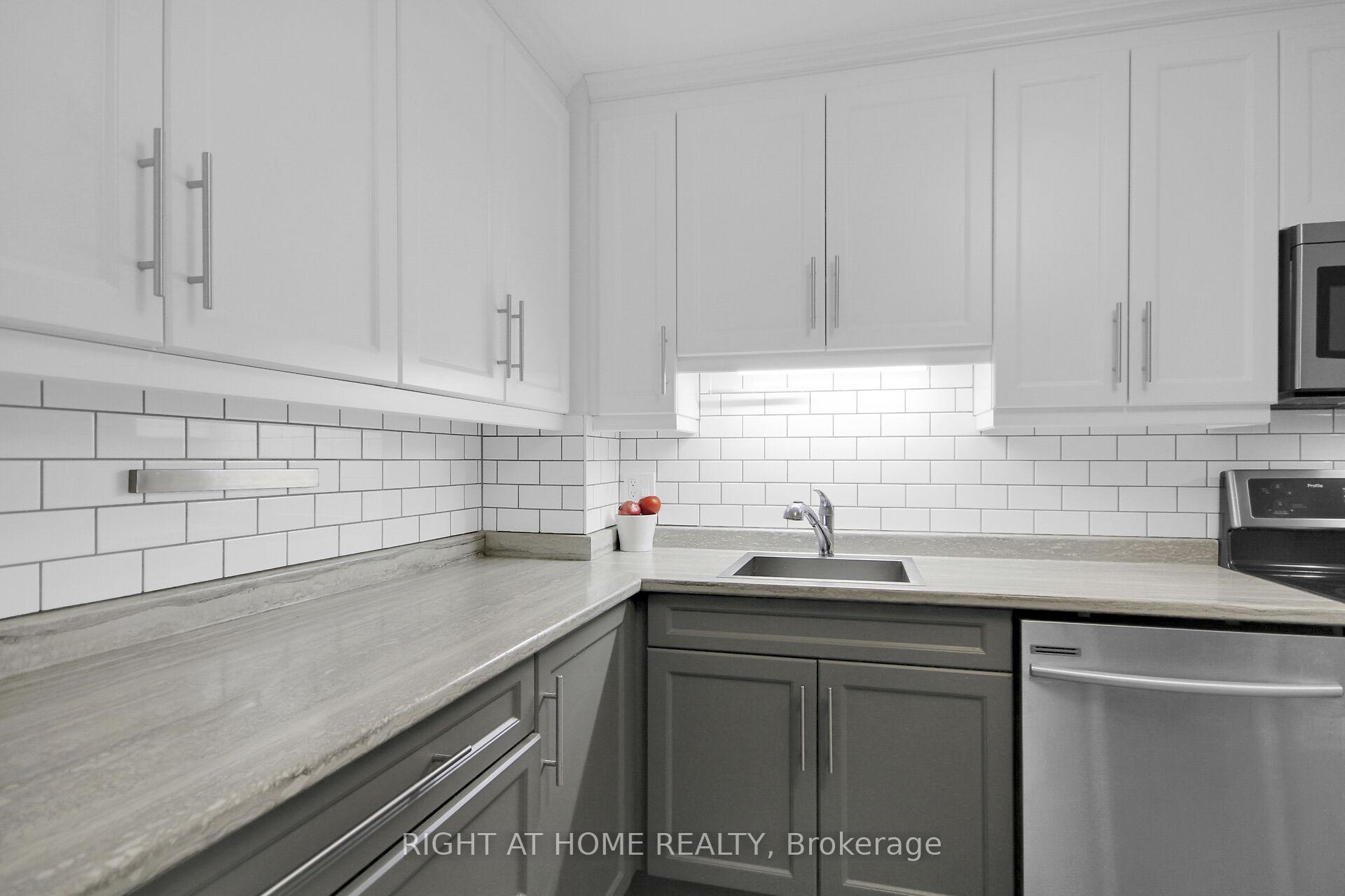 Photo 5 of 15 Bentbrook Crescent, Ottawa, Barrhaven - Heritage Park — HOMEH