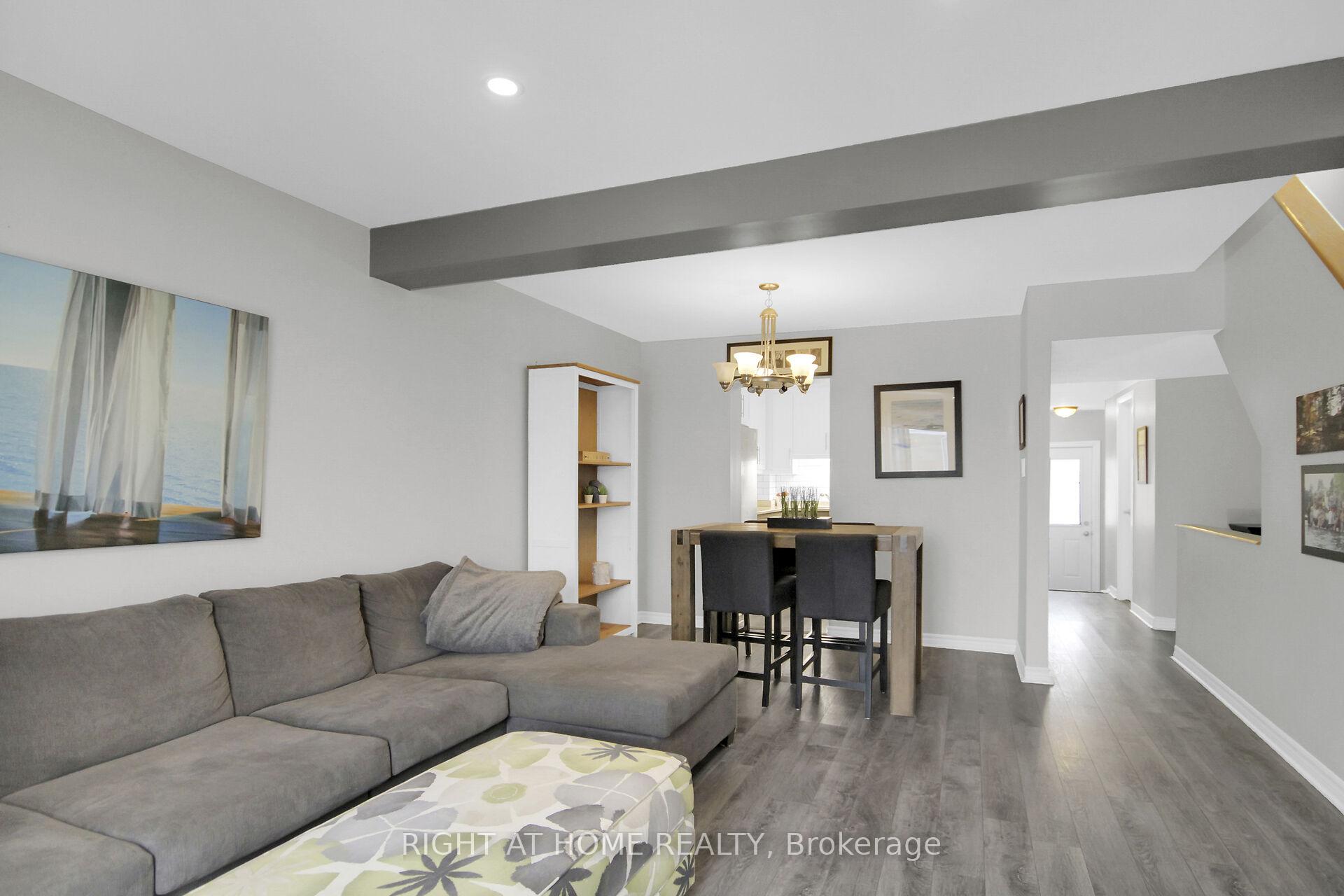 Photo 11 of 15 Bentbrook Crescent, Ottawa, Barrhaven - Heritage Park — HOMEH