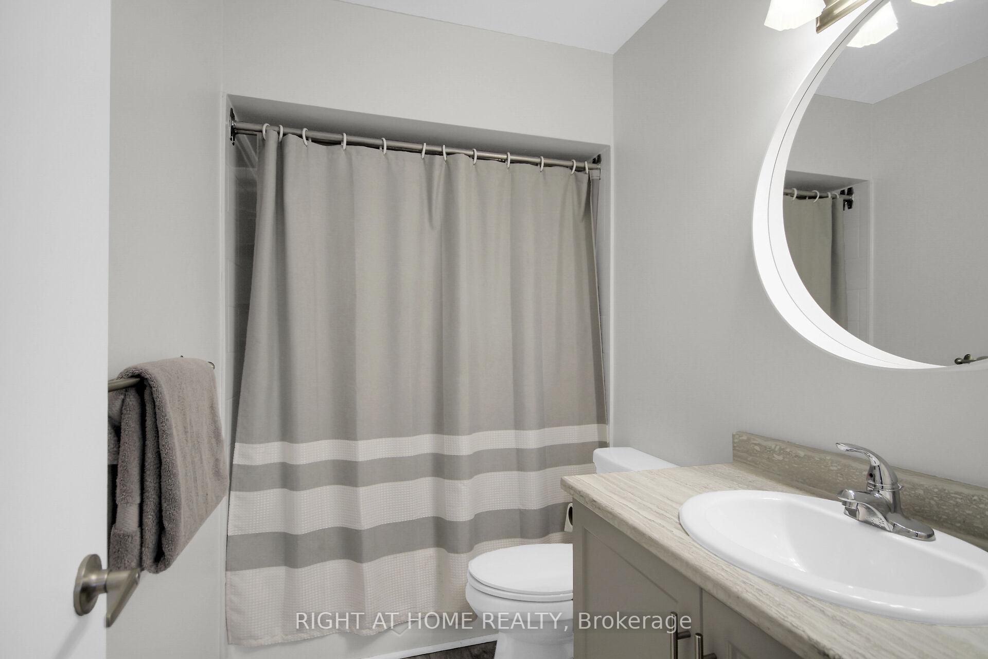 Photo 18 of 15 Bentbrook Crescent, Ottawa, Barrhaven - Heritage Park — HOMEH