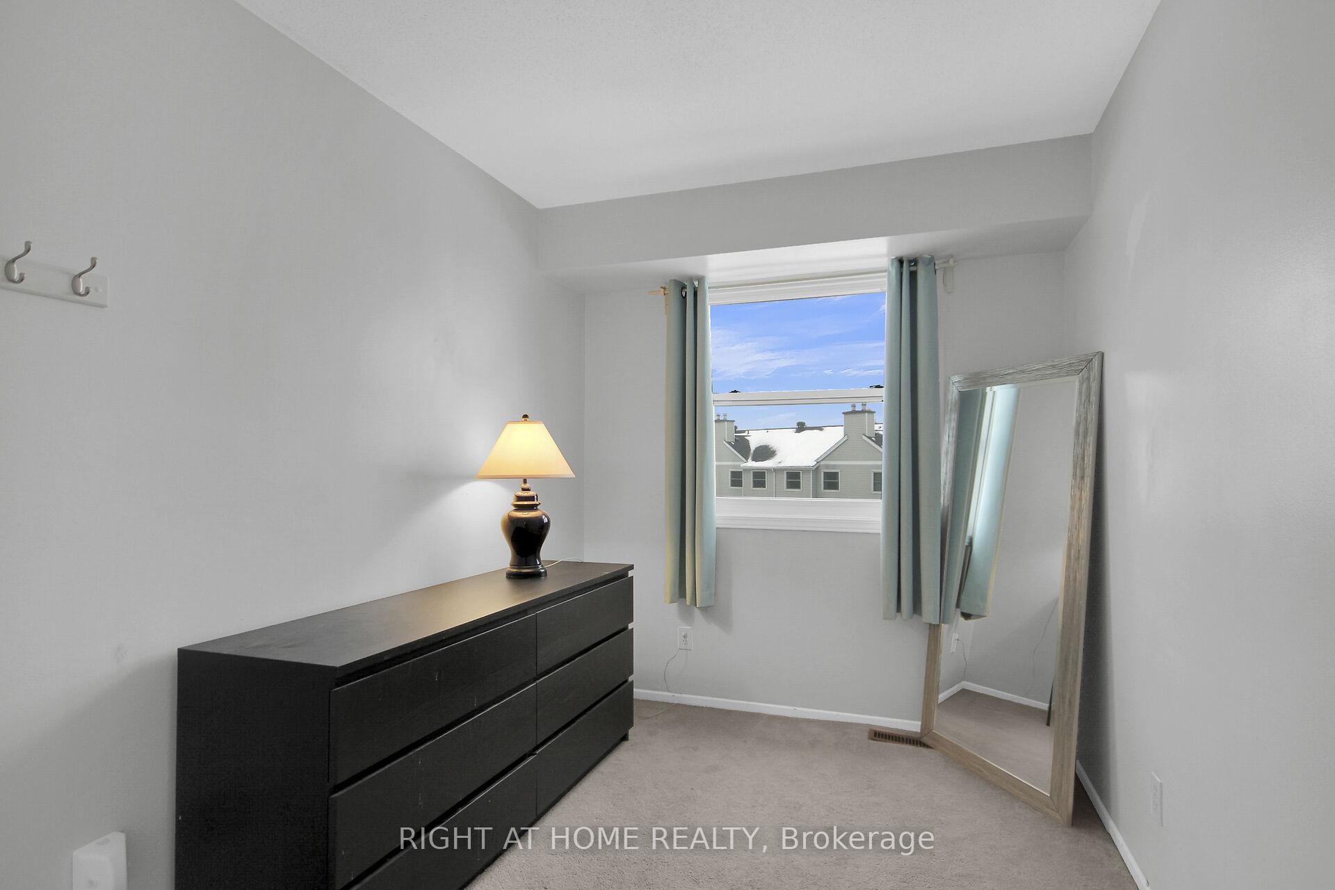 Photo 21 of 15 Bentbrook Crescent, Ottawa, Barrhaven - Heritage Park — HOMEH