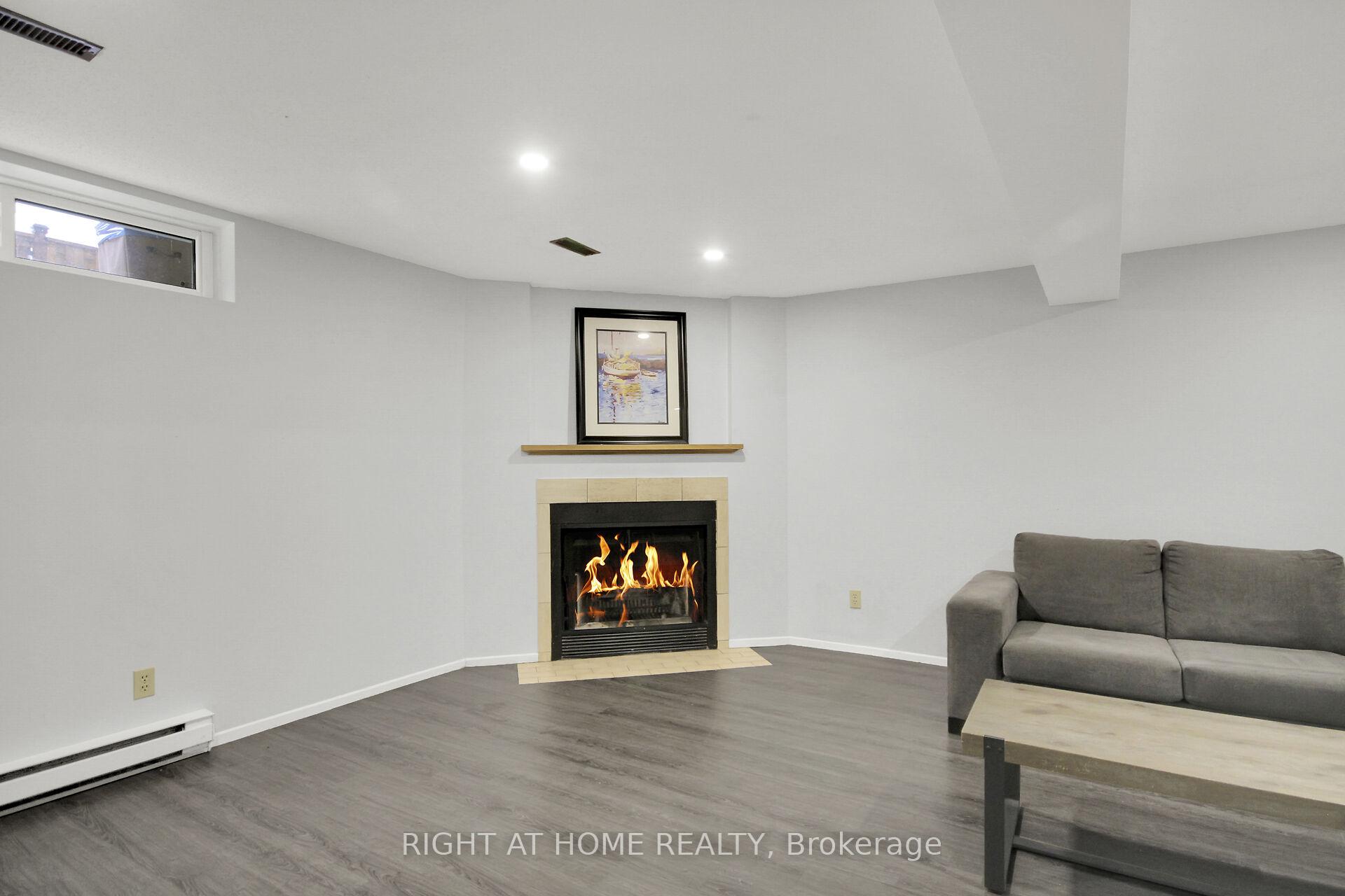 Photo 24 of 15 Bentbrook Crescent, Ottawa, Barrhaven - Heritage Park — HOMEH