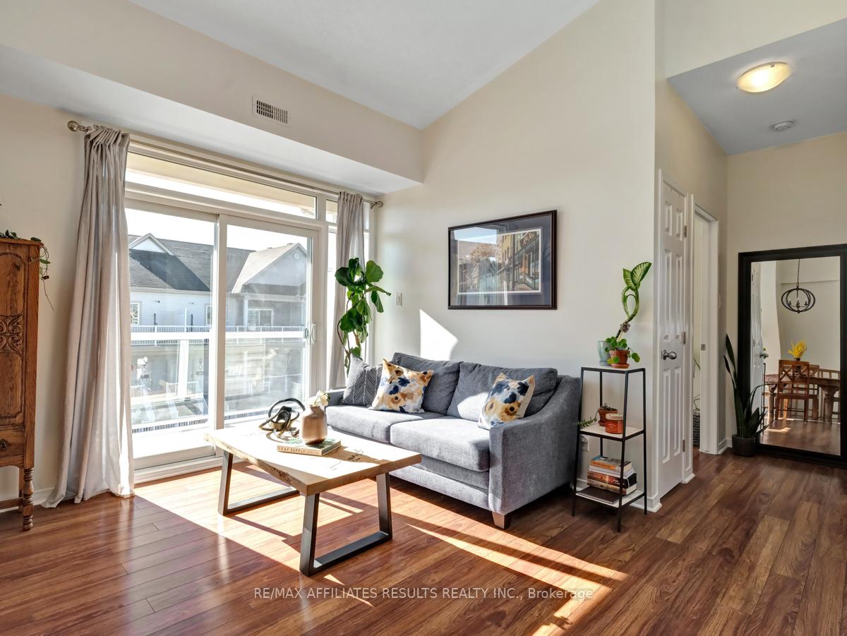 Photo 8 of Unit C, 107 Artesa, Ottawa, Kanata - Emerald Meadows/Trailwest — HOMEH