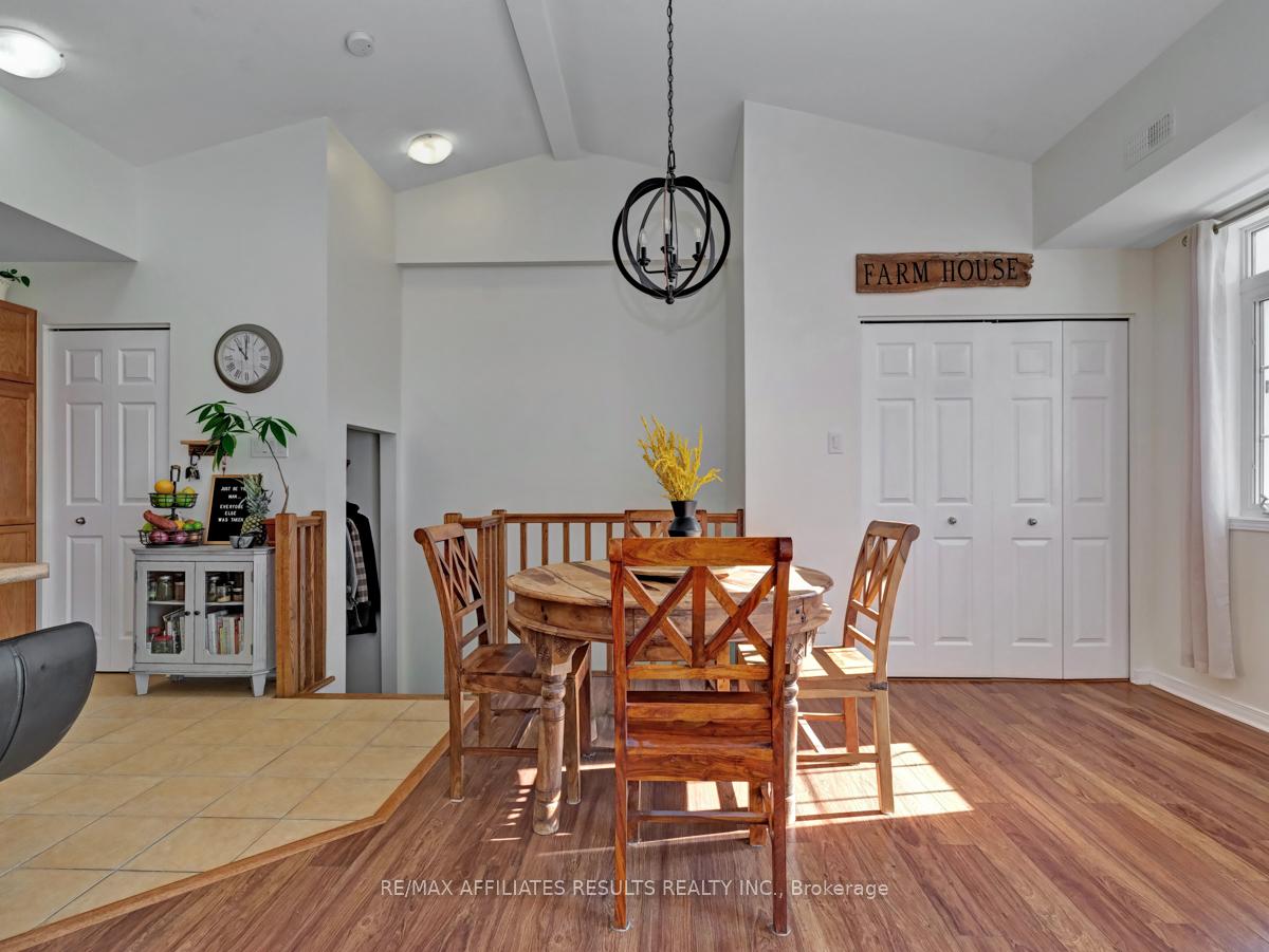 Photo 11 of Unit C, 107 Artesa, Ottawa, Kanata - Emerald Meadows/Trailwest — HOMEH
