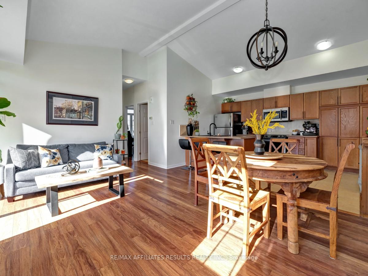 Photo 13 of Unit C, 107 Artesa, Ottawa, Kanata - Emerald Meadows/Trailwest — HOMEH