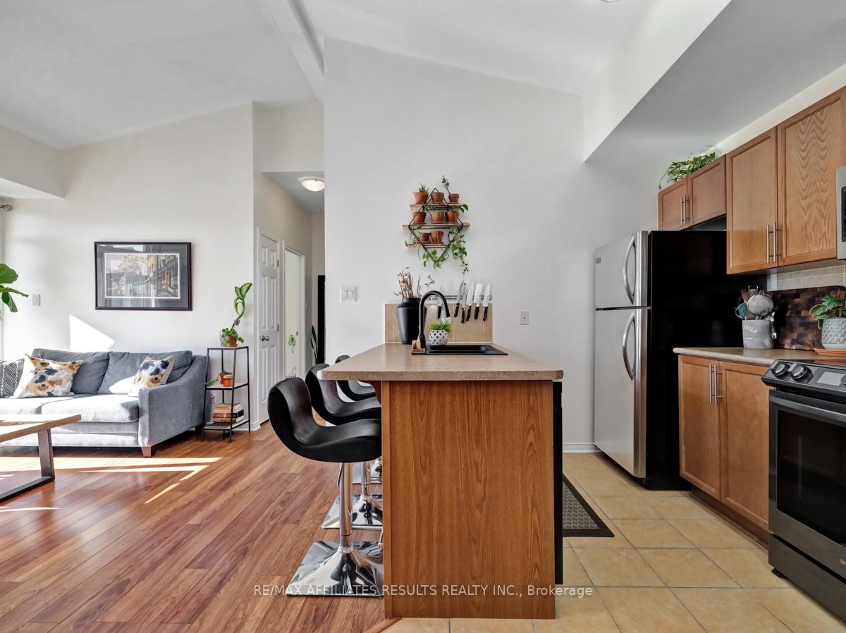 Photo 18 of Unit C, 107 Artesa, Ottawa, Kanata - Emerald Meadows/Trailwest — HOMEH