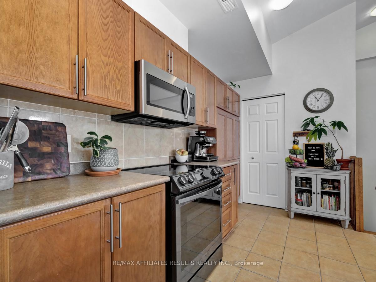 Photo 19 of Unit C, 107 Artesa, Ottawa, Kanata - Emerald Meadows/Trailwest — HOMEH