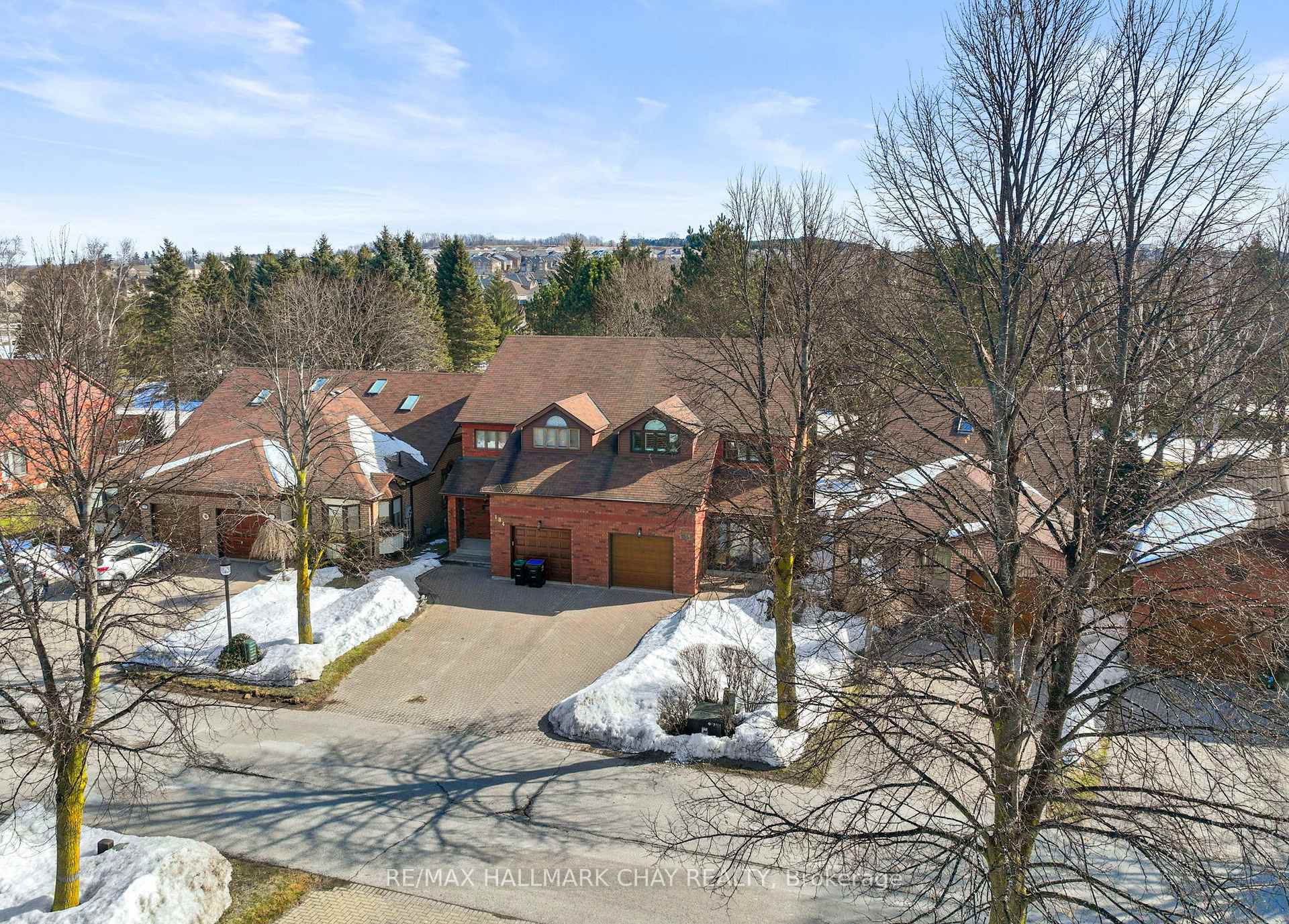 Photo 3 of 186 Green Briar Road, New Tecumseth, Rural New Tecumseth — HOMEH