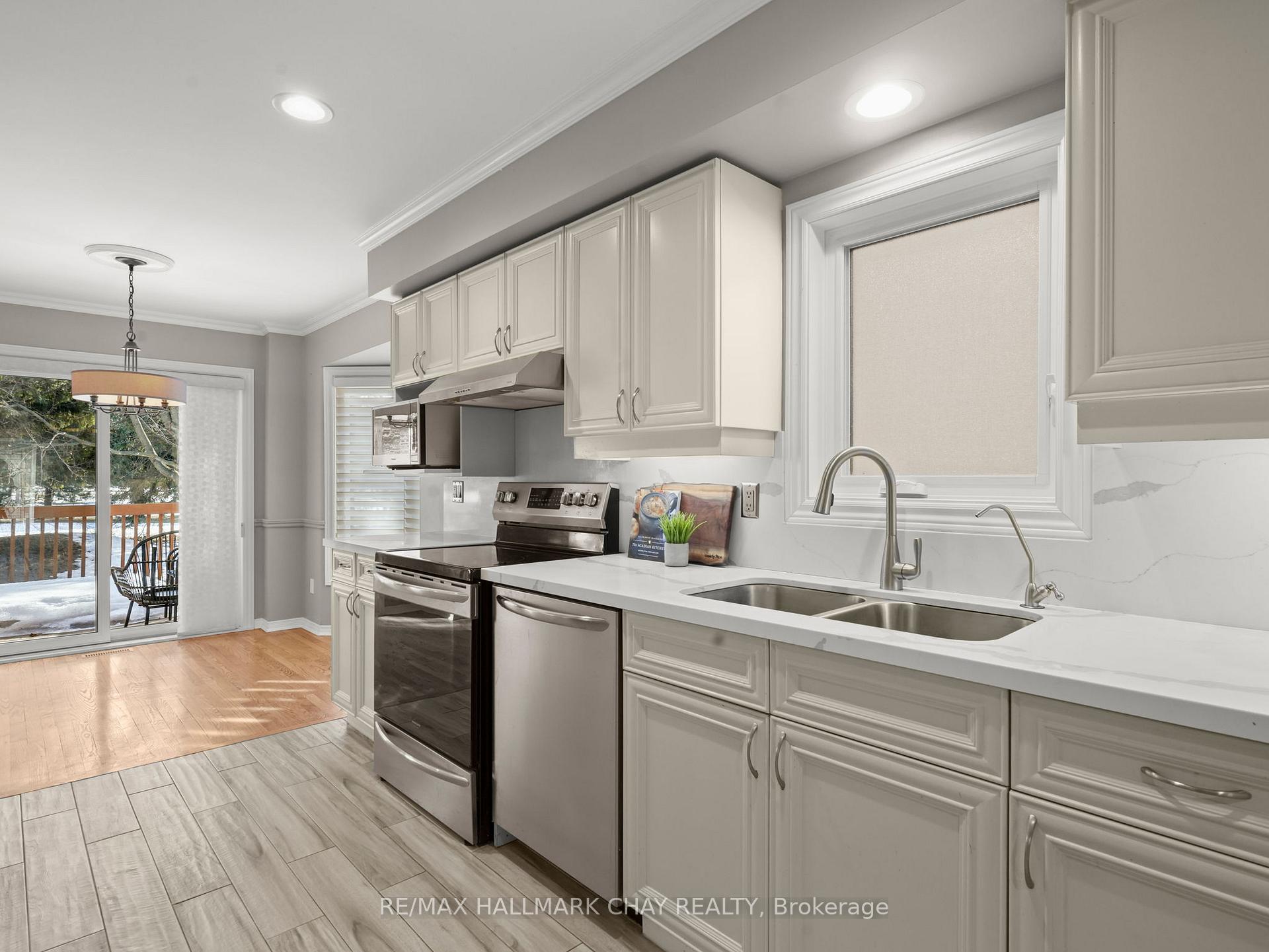 Photo 13 of 186 Green Briar Road, New Tecumseth, Rural New Tecumseth — HOMEH
