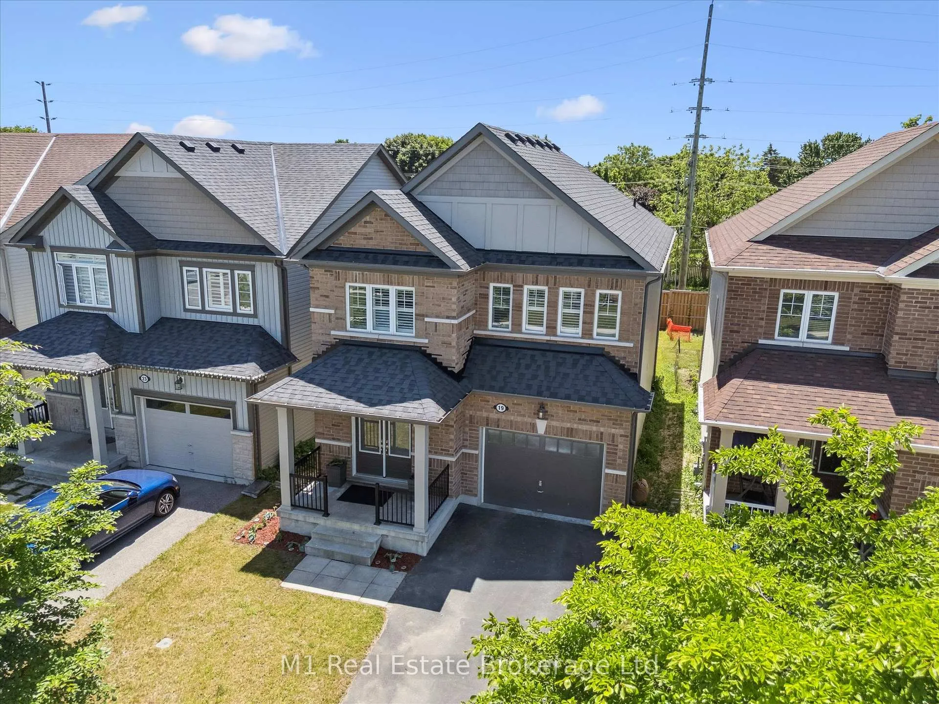 Front of 19 Findlay Way