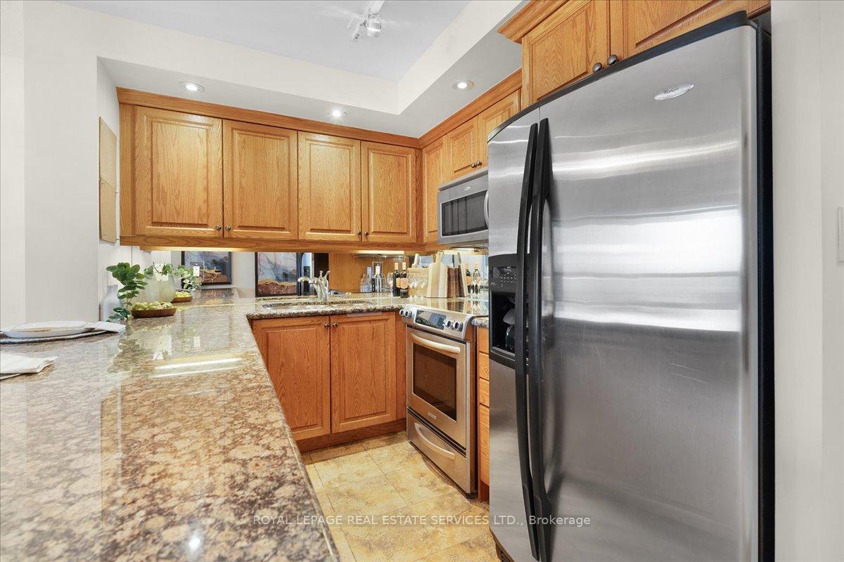 Photo 10 of Unit 1108, 900 Mount Pleasant Road, Toronto, Mount Pleasant West — HOMEH