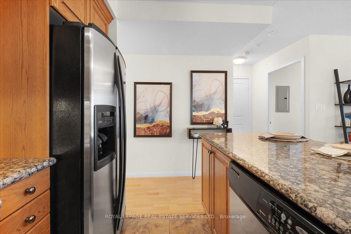 Photo 11 of Unit 1108, 900 Mount Pleasant Road, Toronto, Mount Pleasant West — HOMEH