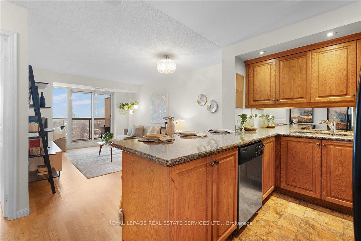 Photo 12 of Unit 1108, 900 Mount Pleasant Road, Toronto, Mount Pleasant West — HOMEH