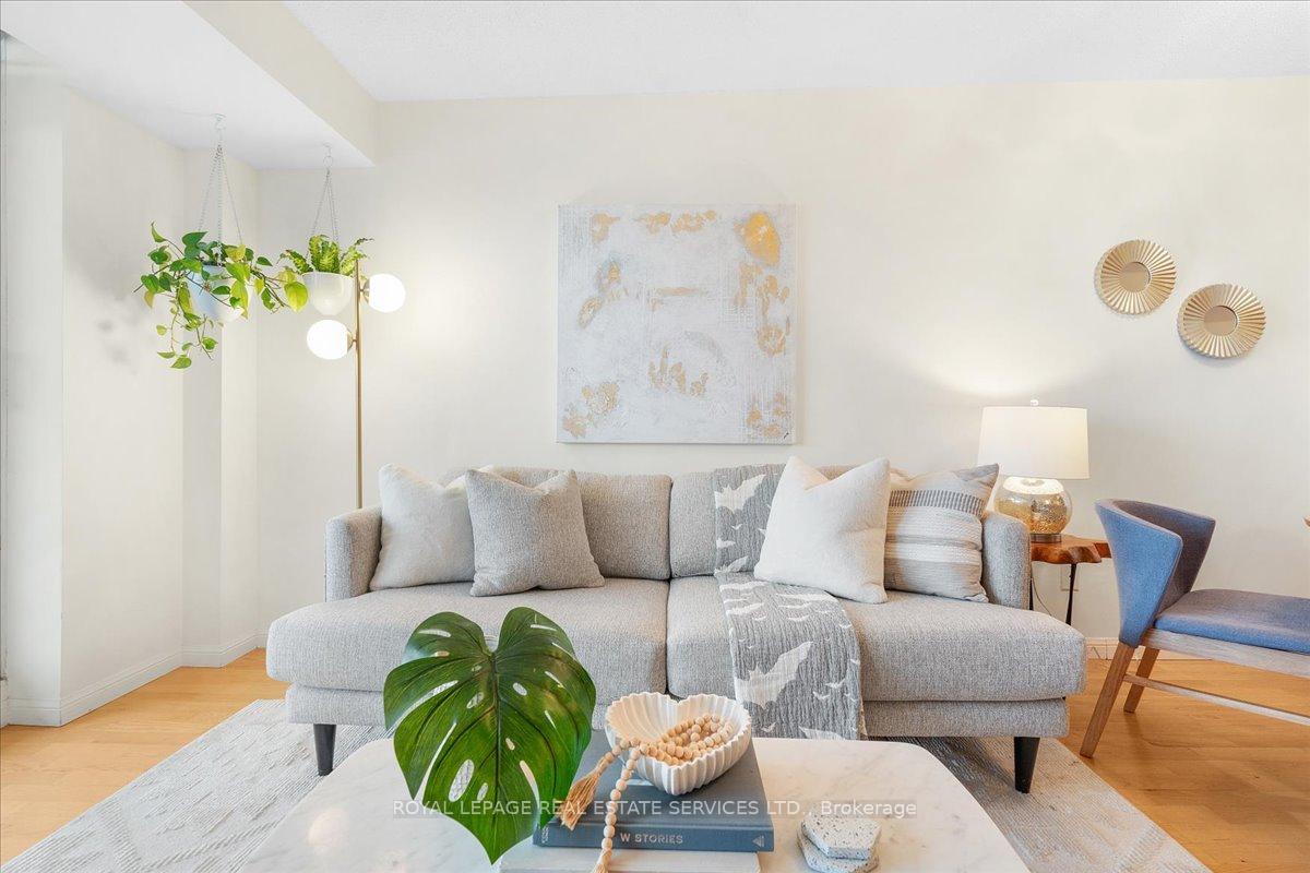 Photo 17 of Unit 1108, 900 Mount Pleasant Road, Toronto, Mount Pleasant West — HOMEH