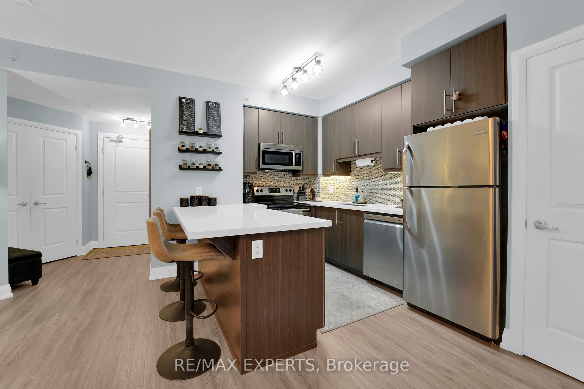 Photo 7 of Unit 202, 12 Woodstream Boulevard, Vaughan, Vaughan Grove — HOMEH