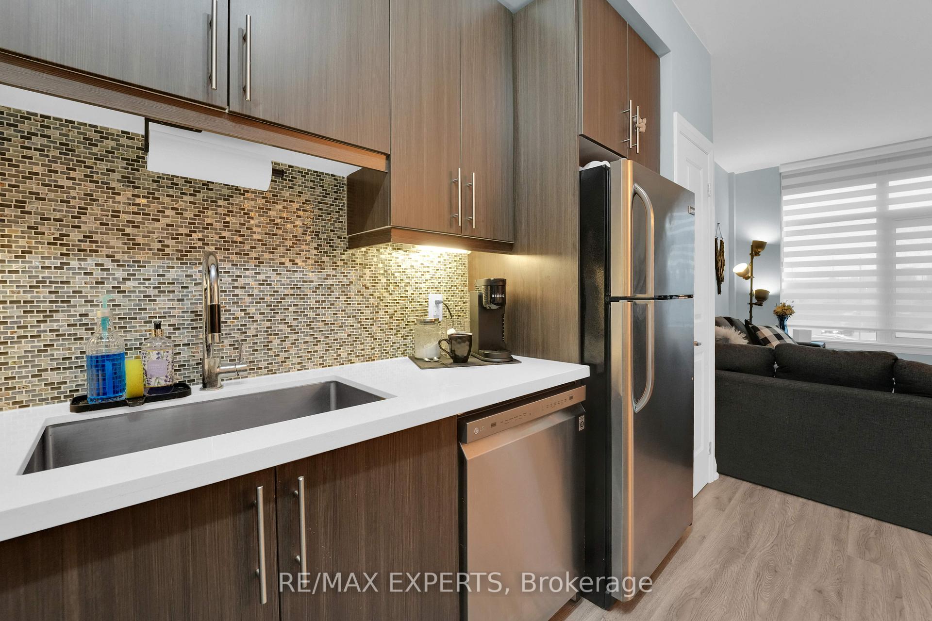 Photo 9 of Unit 202, 12 Woodstream Boulevard, Vaughan, Vaughan Grove — HOMEH