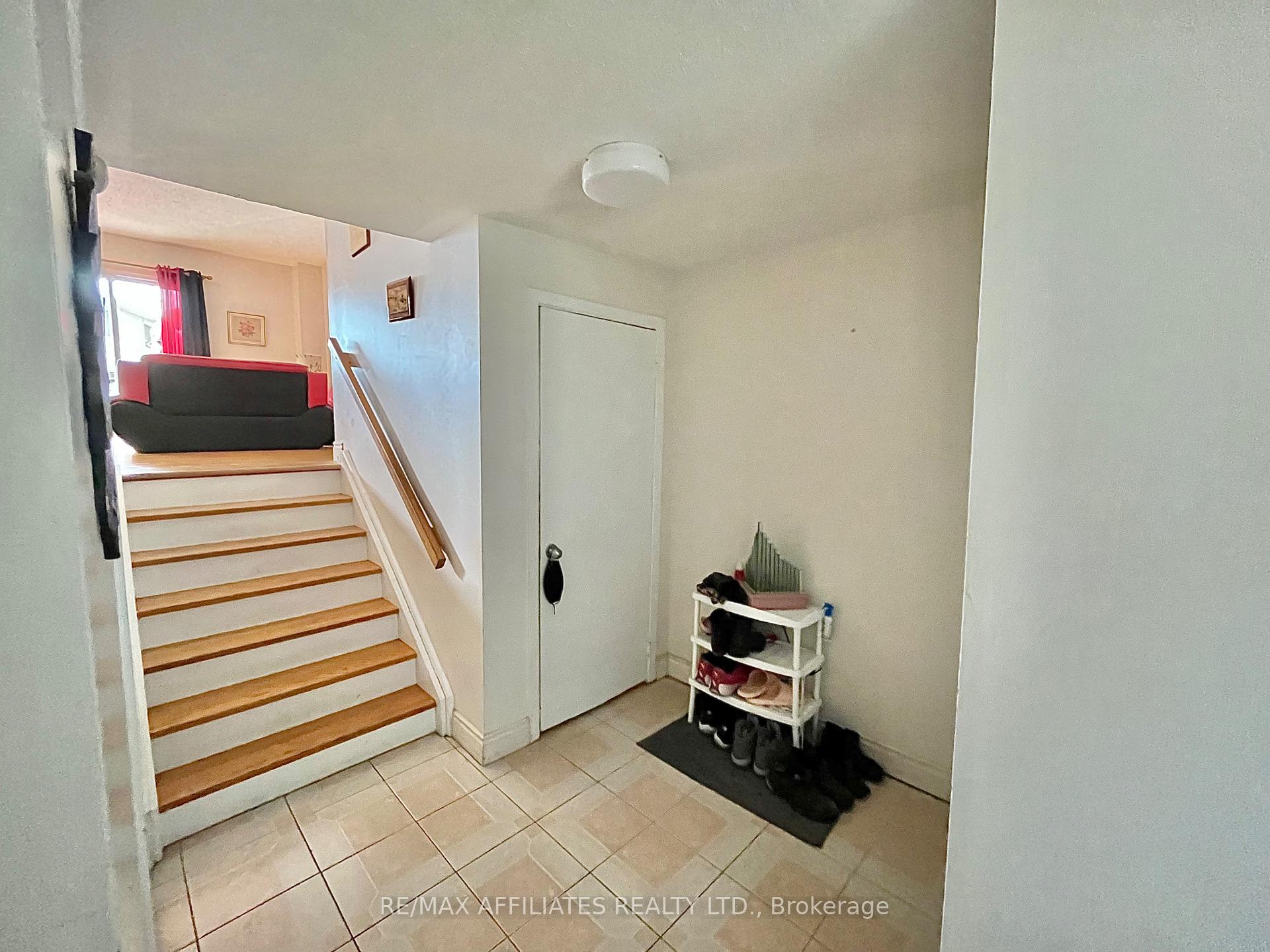 Photo 2 of 77B Glen Park Drive, Ottawa, Blackburn Hamlet (South) — HOMEH