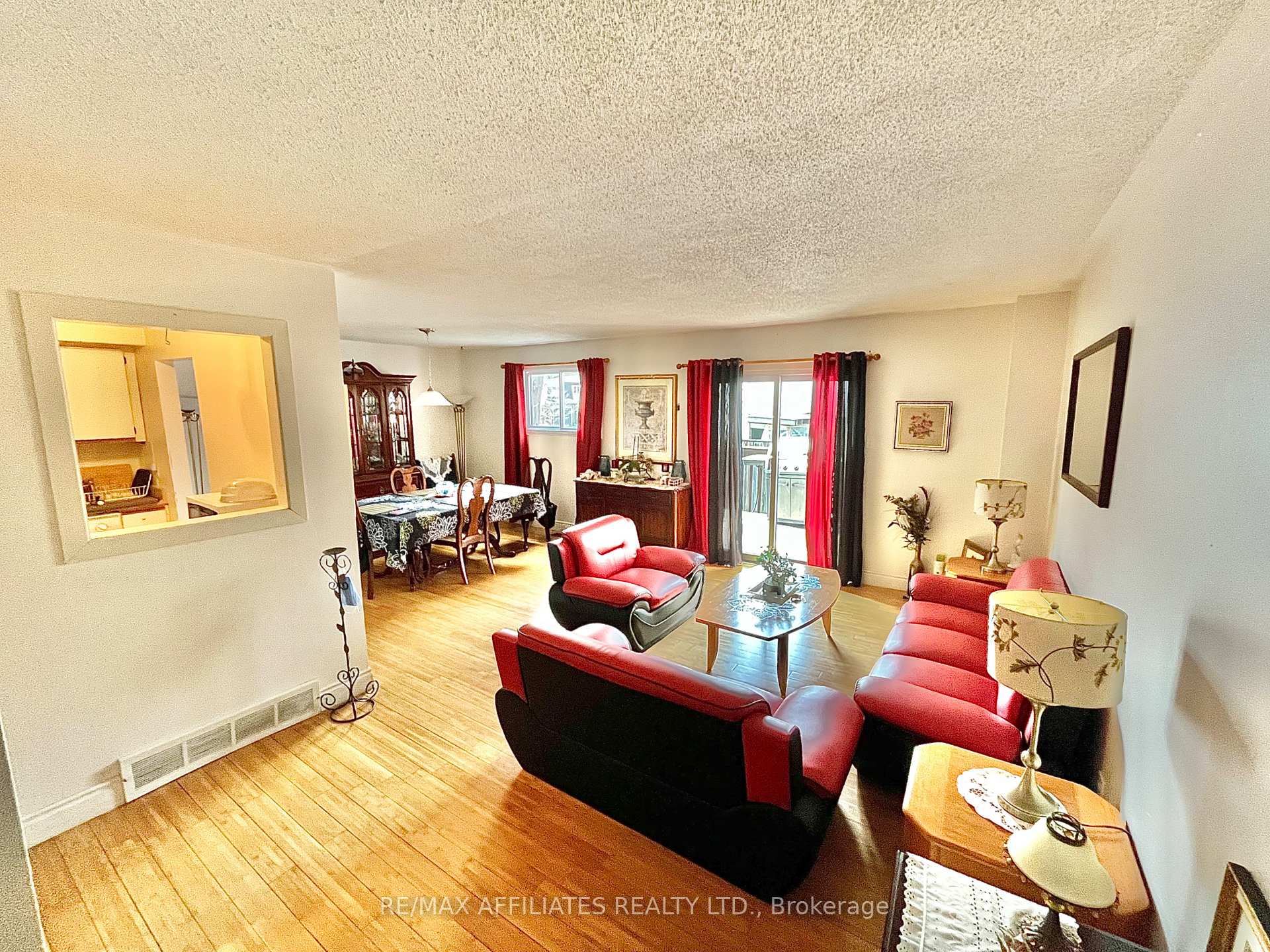 Photo 3 of 77B Glen Park Drive, Ottawa, Blackburn Hamlet (South) — HOMEH