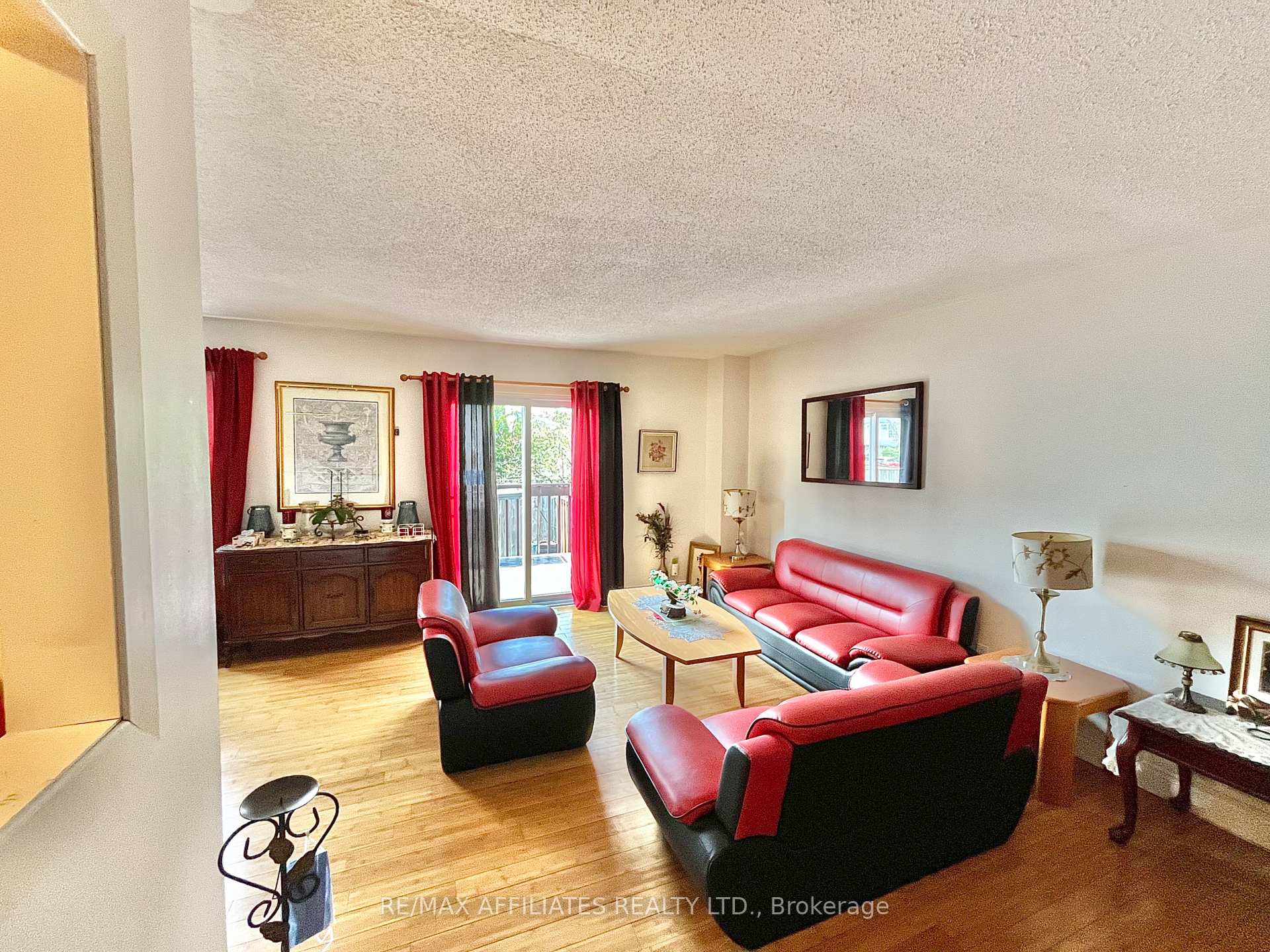 Photo 4 of 77B Glen Park Drive, Ottawa, Blackburn Hamlet (South) — HOMEH