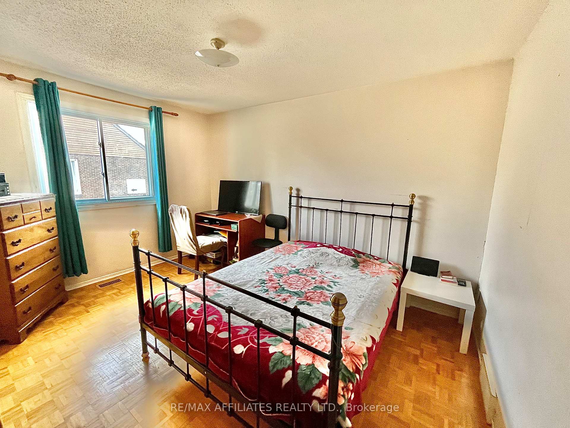 Photo 15 of 77B Glen Park Drive, Ottawa, Blackburn Hamlet (South) — HOMEH