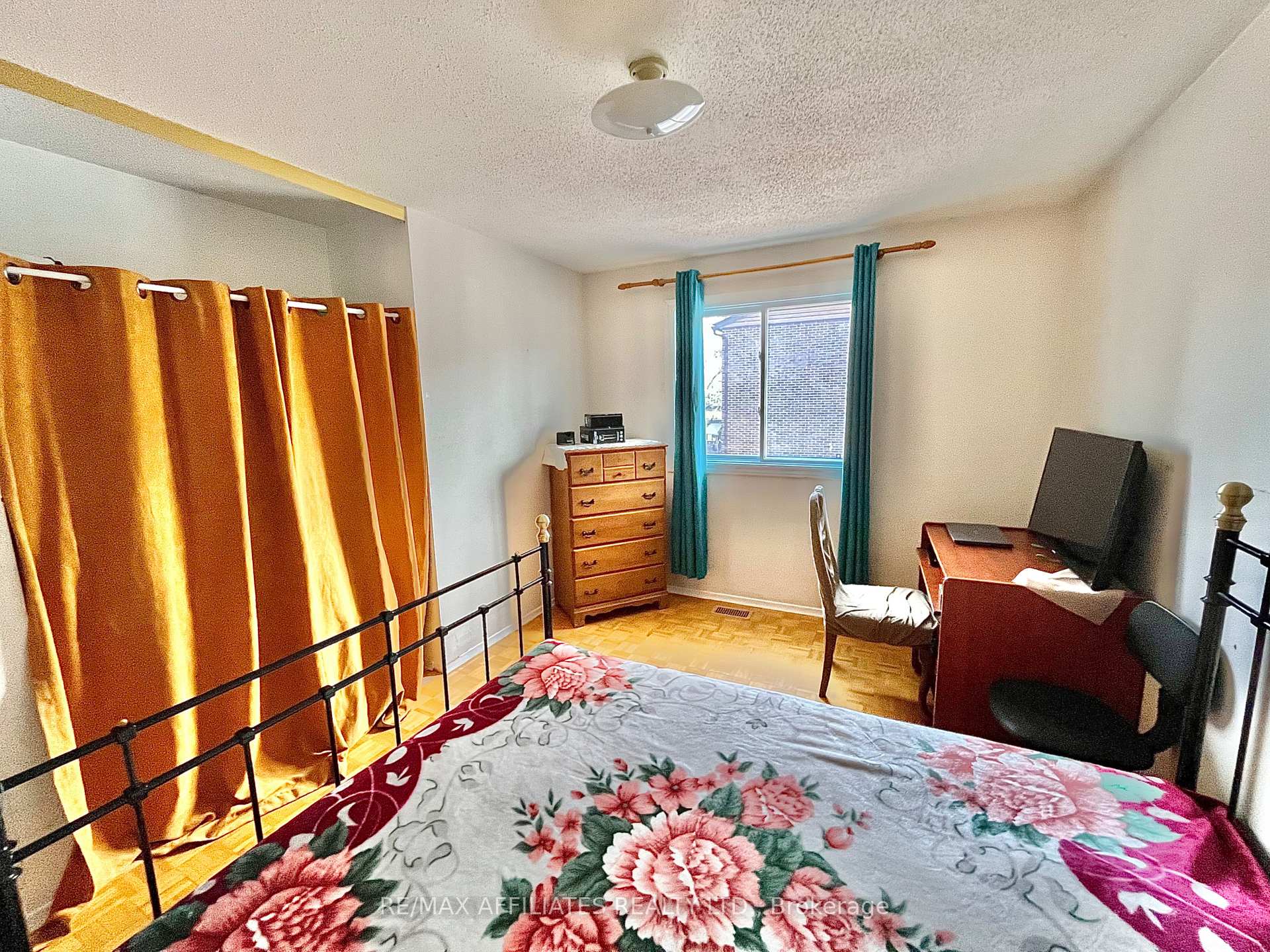 Photo 16 of 77B Glen Park Drive, Ottawa, Blackburn Hamlet (South) — HOMEH