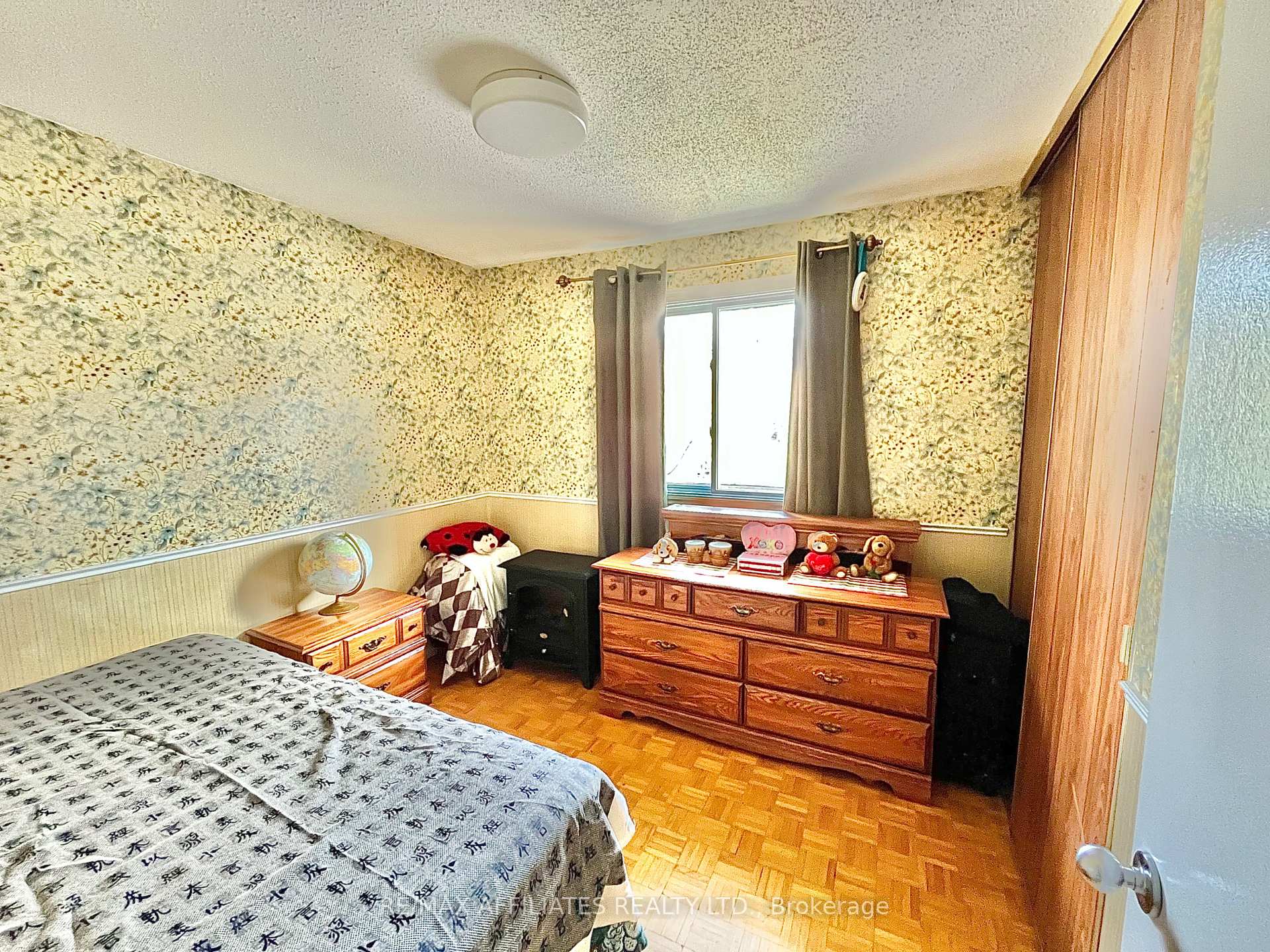 Photo 17 of 77B Glen Park Drive, Ottawa, Blackburn Hamlet (South) — HOMEH
