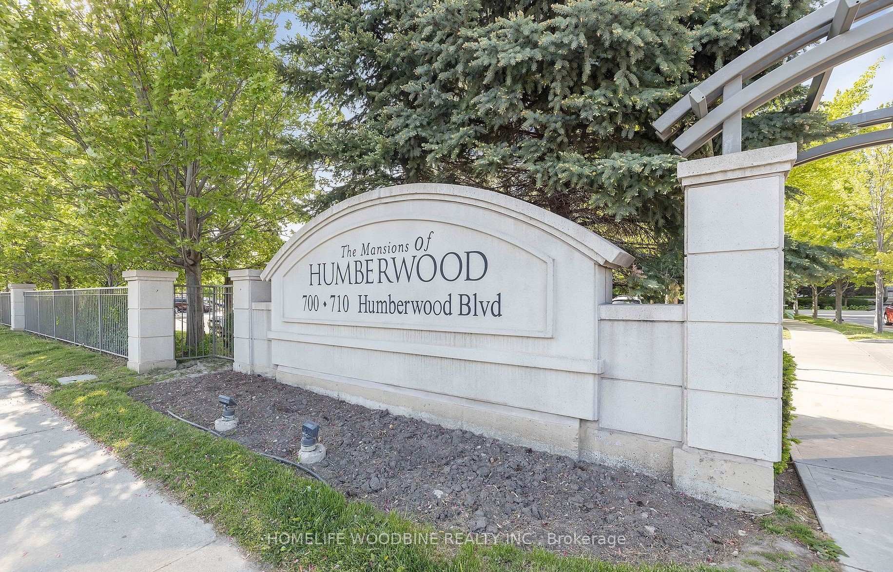 Front of Unit 2522, 700 Humberwood Boulevard