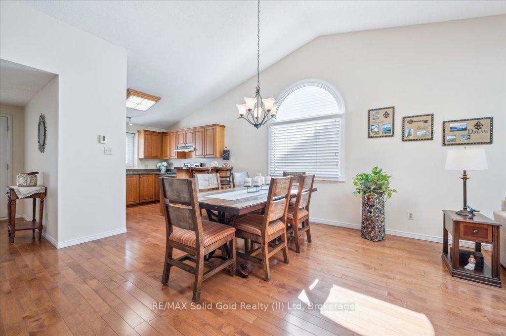 Photo 13 of 5 Quinte Crescent, Kitchener — HOMEH