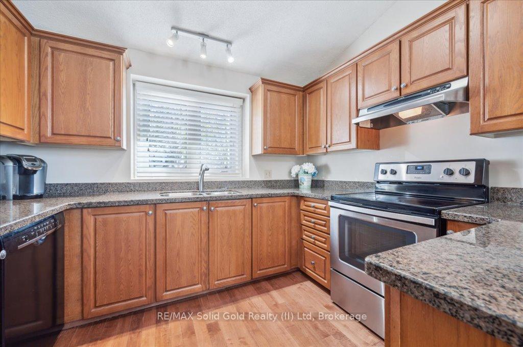 Photo 15 of 5 Quinte Crescent, Kitchener — HOMEH