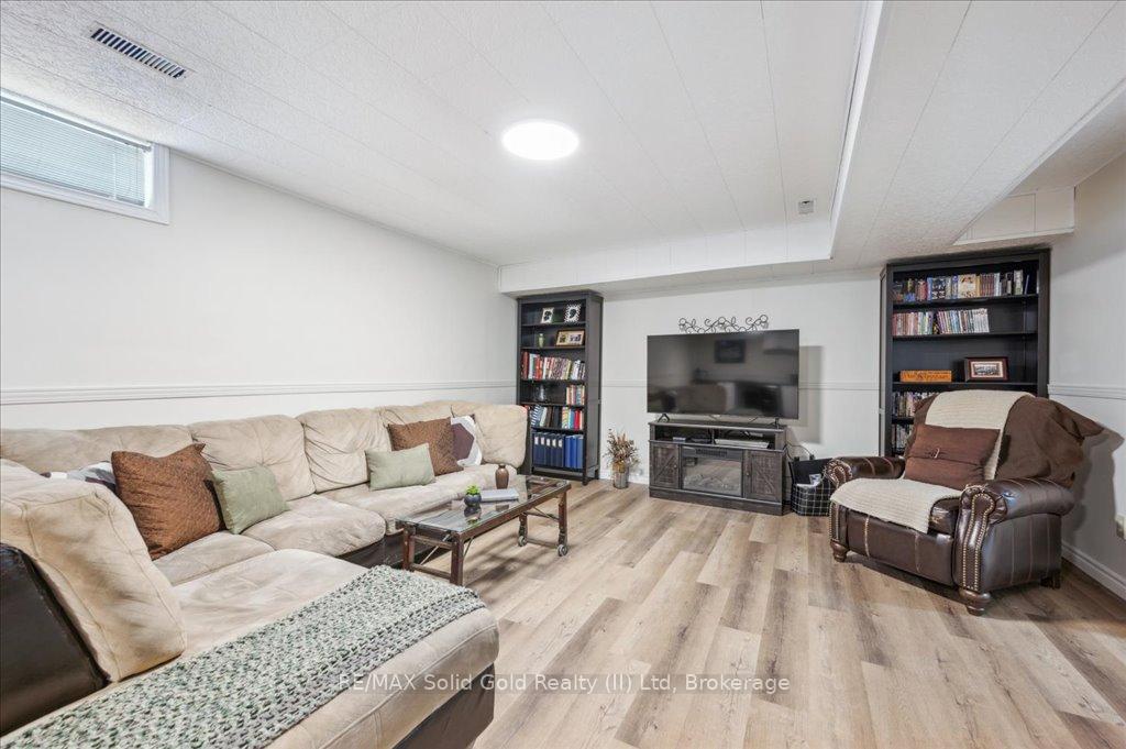 Photo 26 of 5 Quinte Crescent, Kitchener — HOMEH