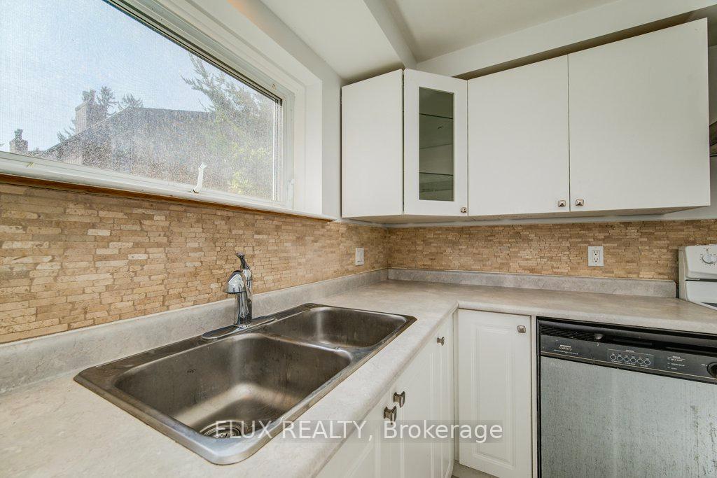 Photo 12 of Unit 48, 539 Willow Road, Guelph, Willow West/Sugarbush/West Acres — HOMEH