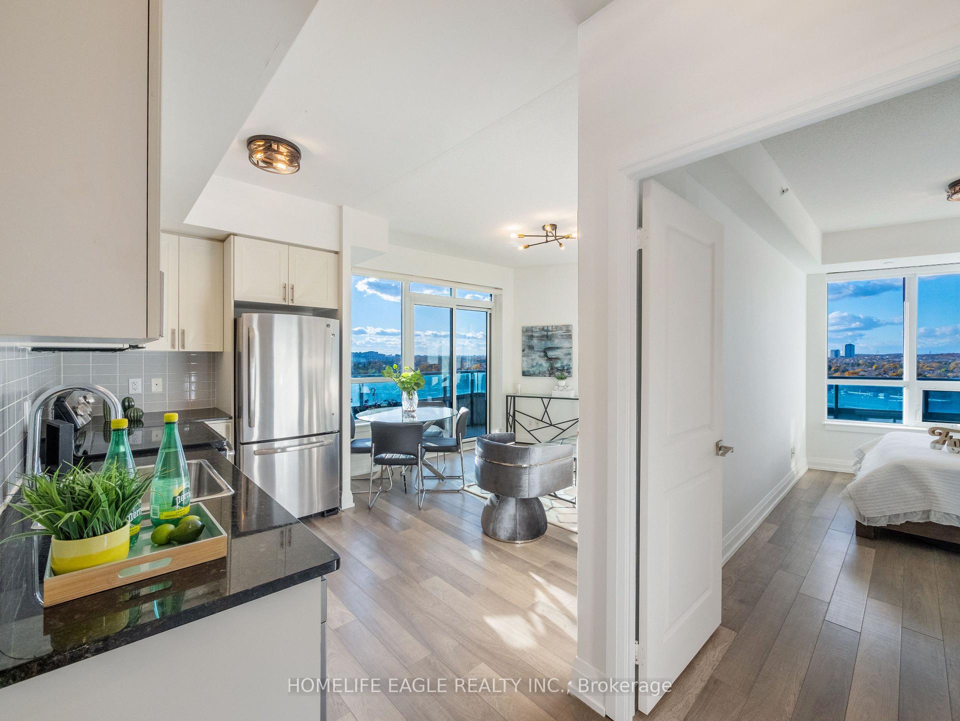 Photo 11 of Unit 725, 7161 Yonge Street, Markham, Grandview — HOMEH