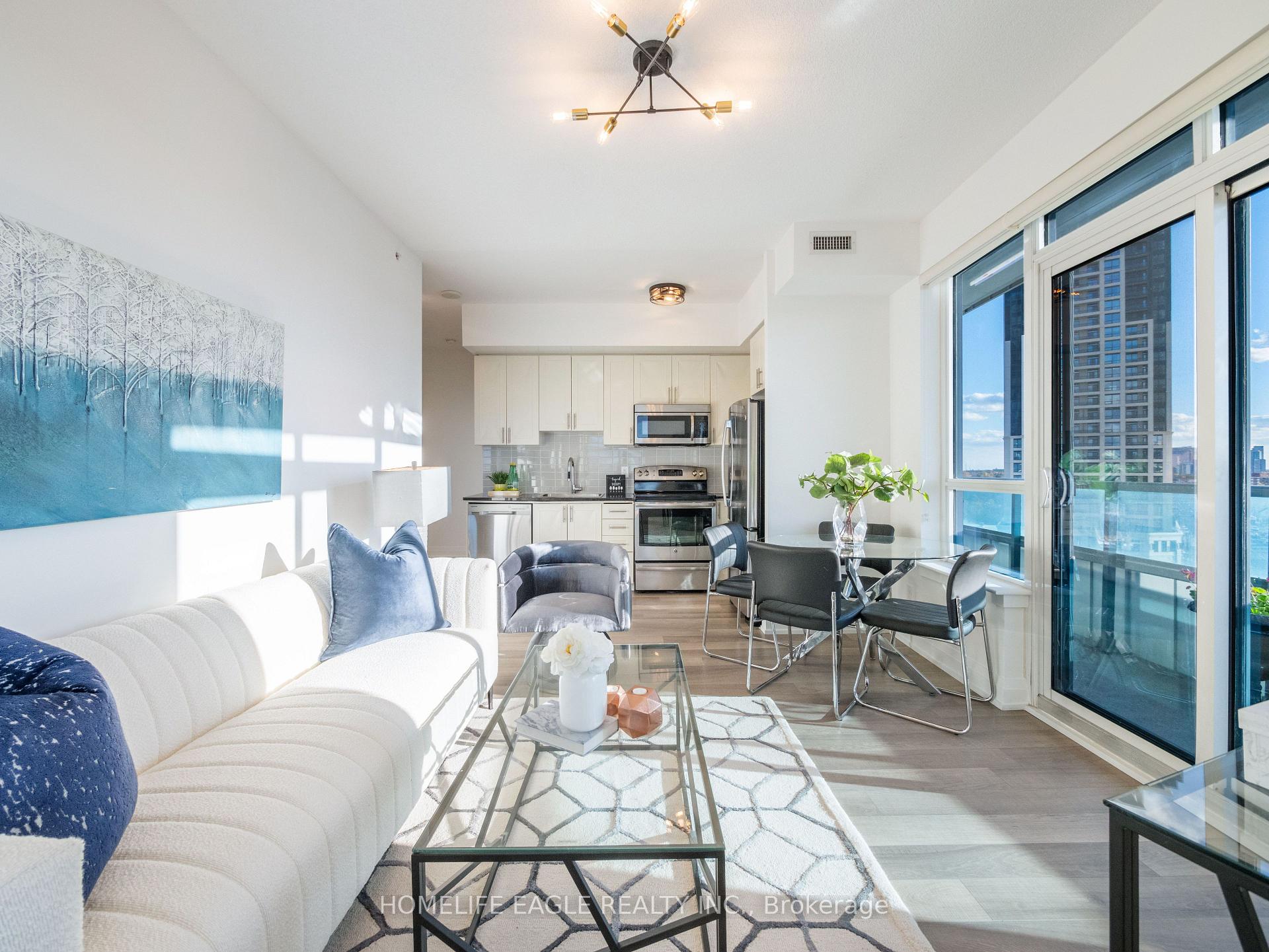 Photo 13 of Unit 725, 7161 Yonge Street, Markham, Grandview — HOMEH