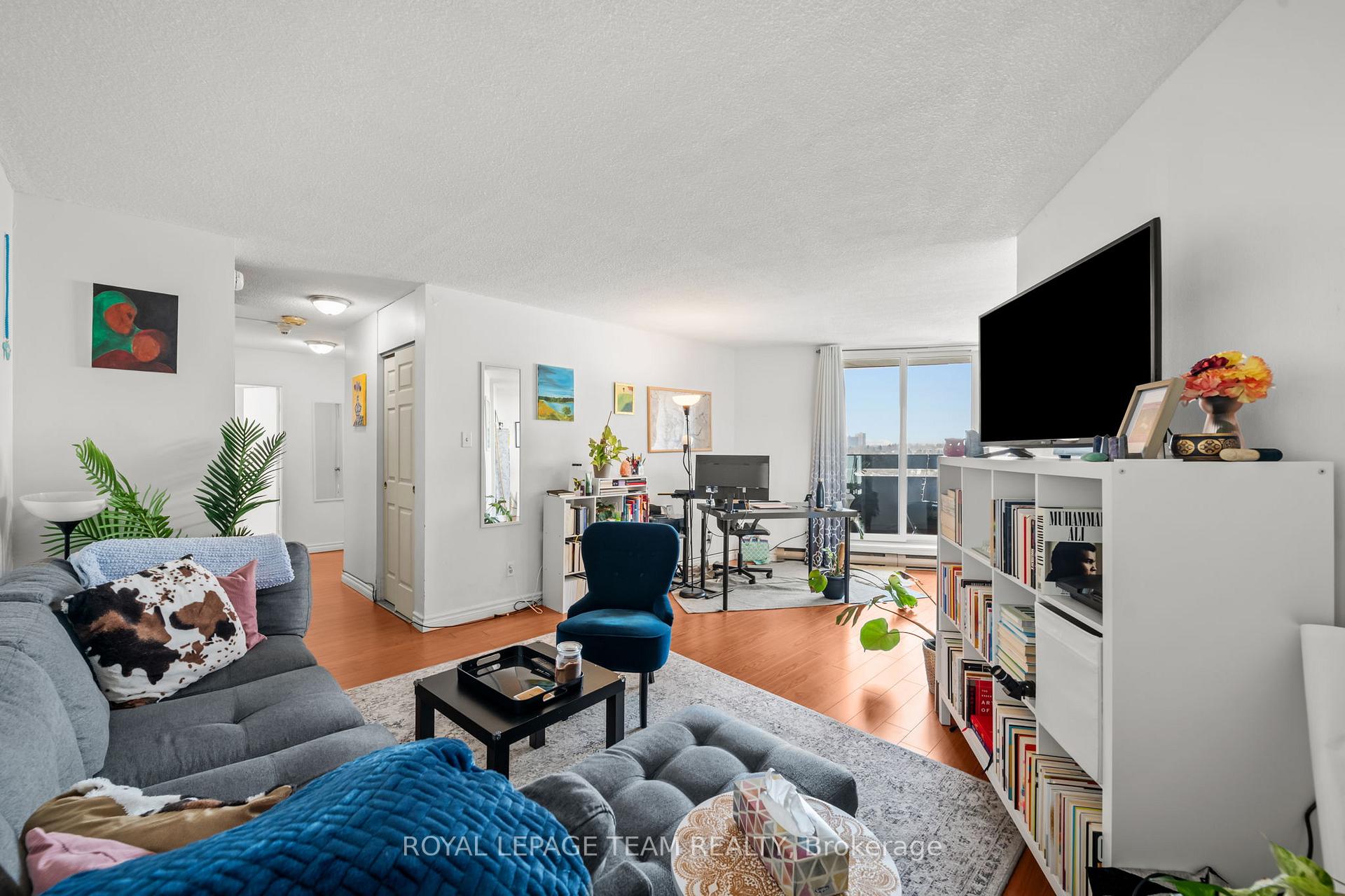 Photo 3 of Unit 1106, 2020 Jasmine Crescent, Ottawa, Beacon Hill South — HOMEH