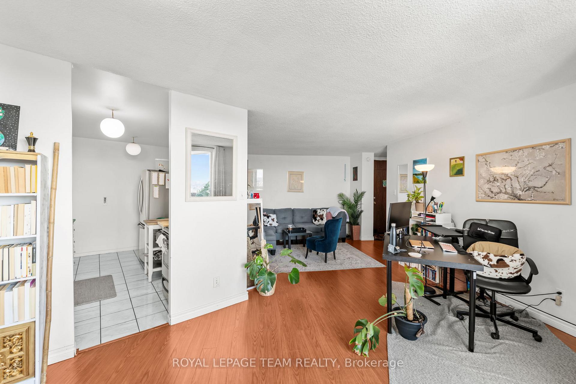 Photo 8 of Unit 1106, 2020 Jasmine Crescent, Ottawa, Beacon Hill South — HOMEH