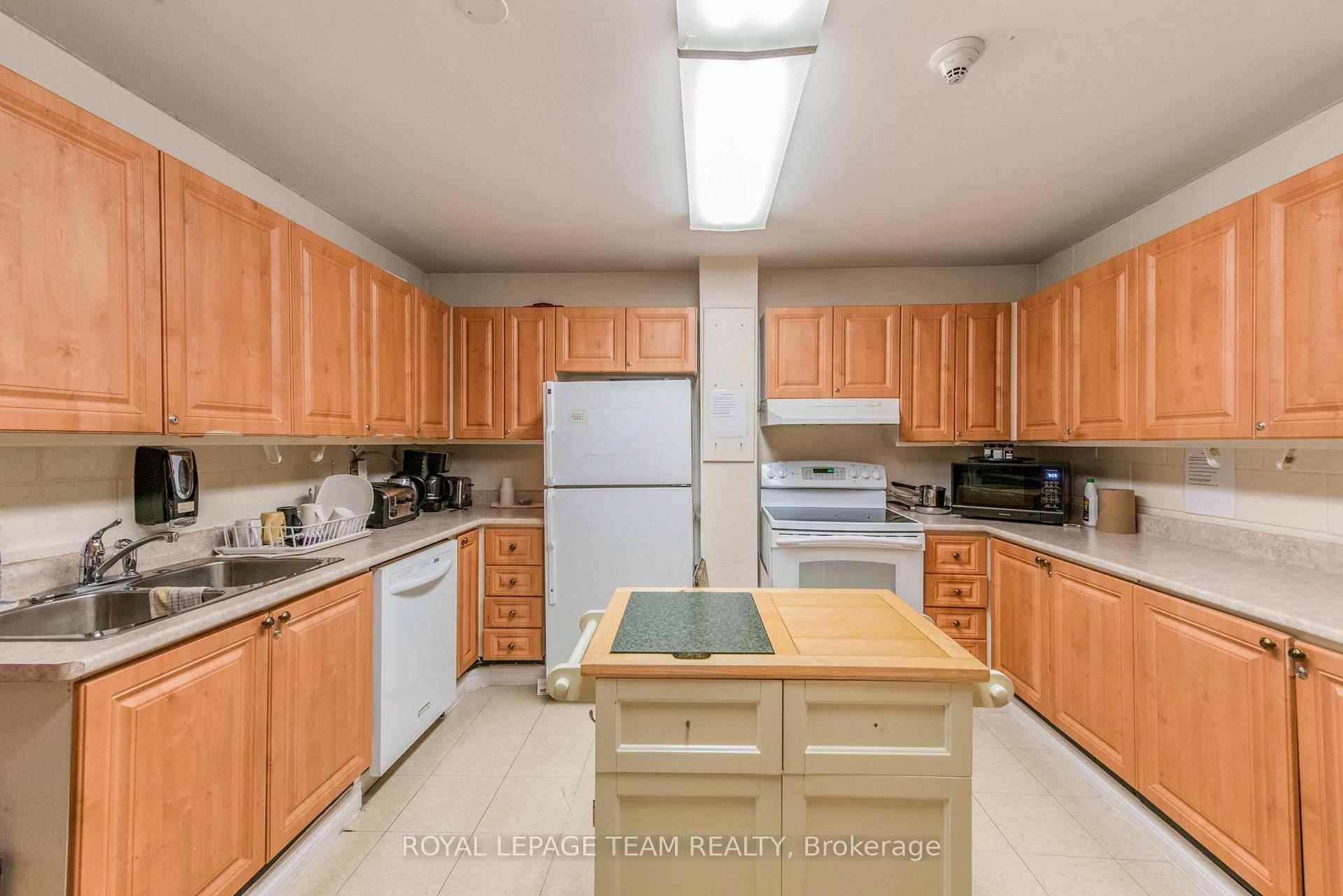 Photo 21 of Unit 1106, 2020 Jasmine Crescent, Ottawa, Beacon Hill South — HOMEH