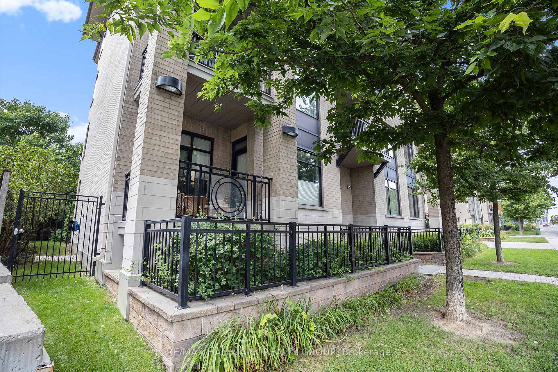 Photo 3 of Unit 105, 808 Bronson Avenue, Ottawa, Dows Lake — HOMEH