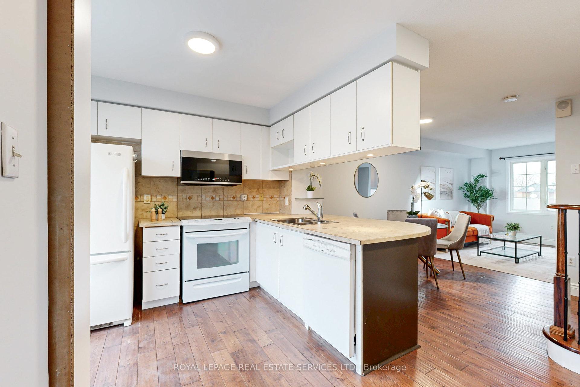 Photo 10 of Unit 11, 1623 Pickering Parkway, Pickering, Village East — HOMEH